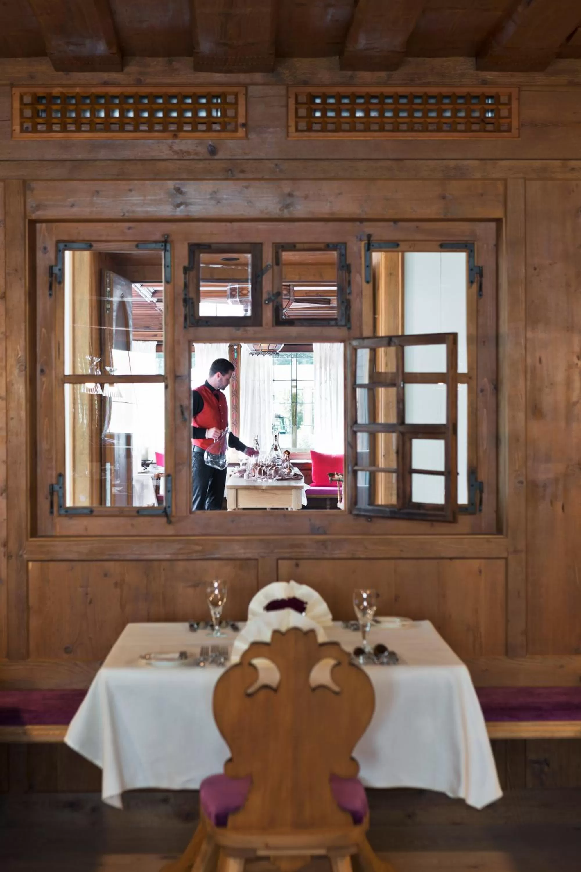 Restaurant/places to eat in ElisabethHotel Premium Private Retreat- Adults only