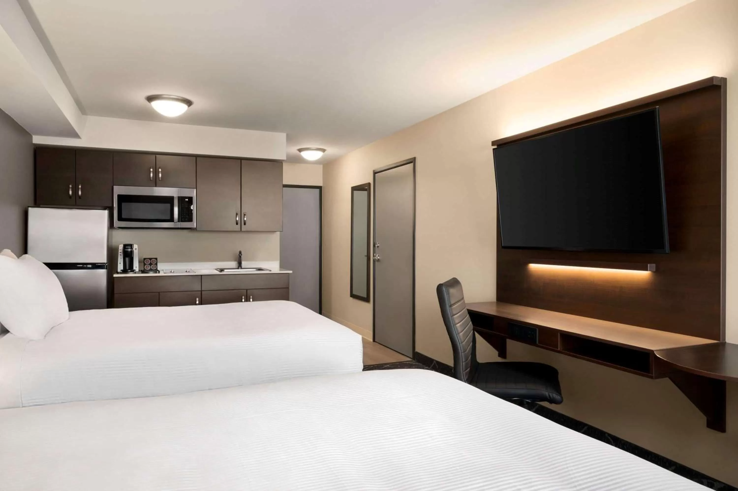 TV and multimedia, Bed in Microtel Inn & Suites by Wyndham Aurora
