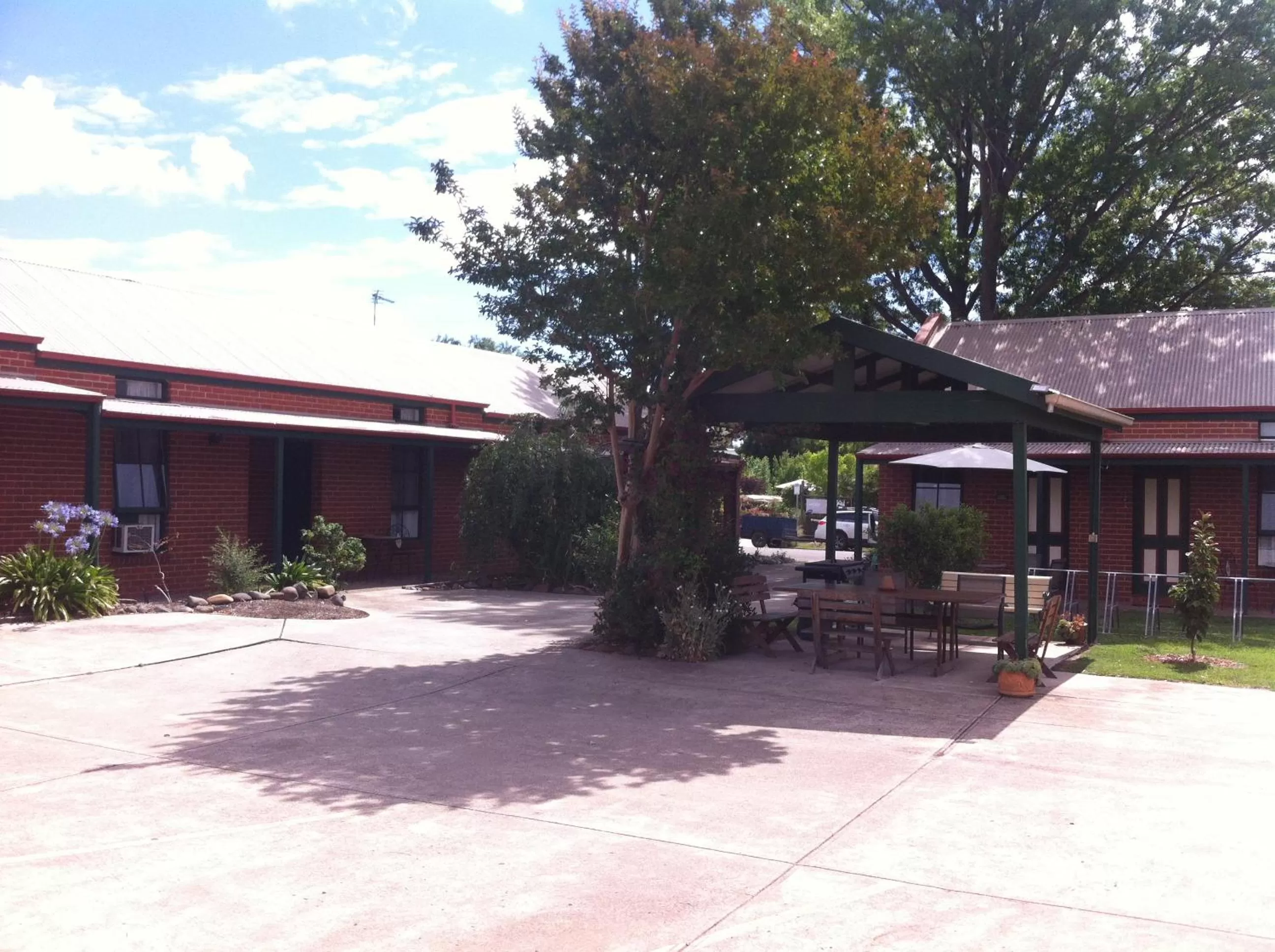 BBQ facilities in Mansfield Travellers Lodge