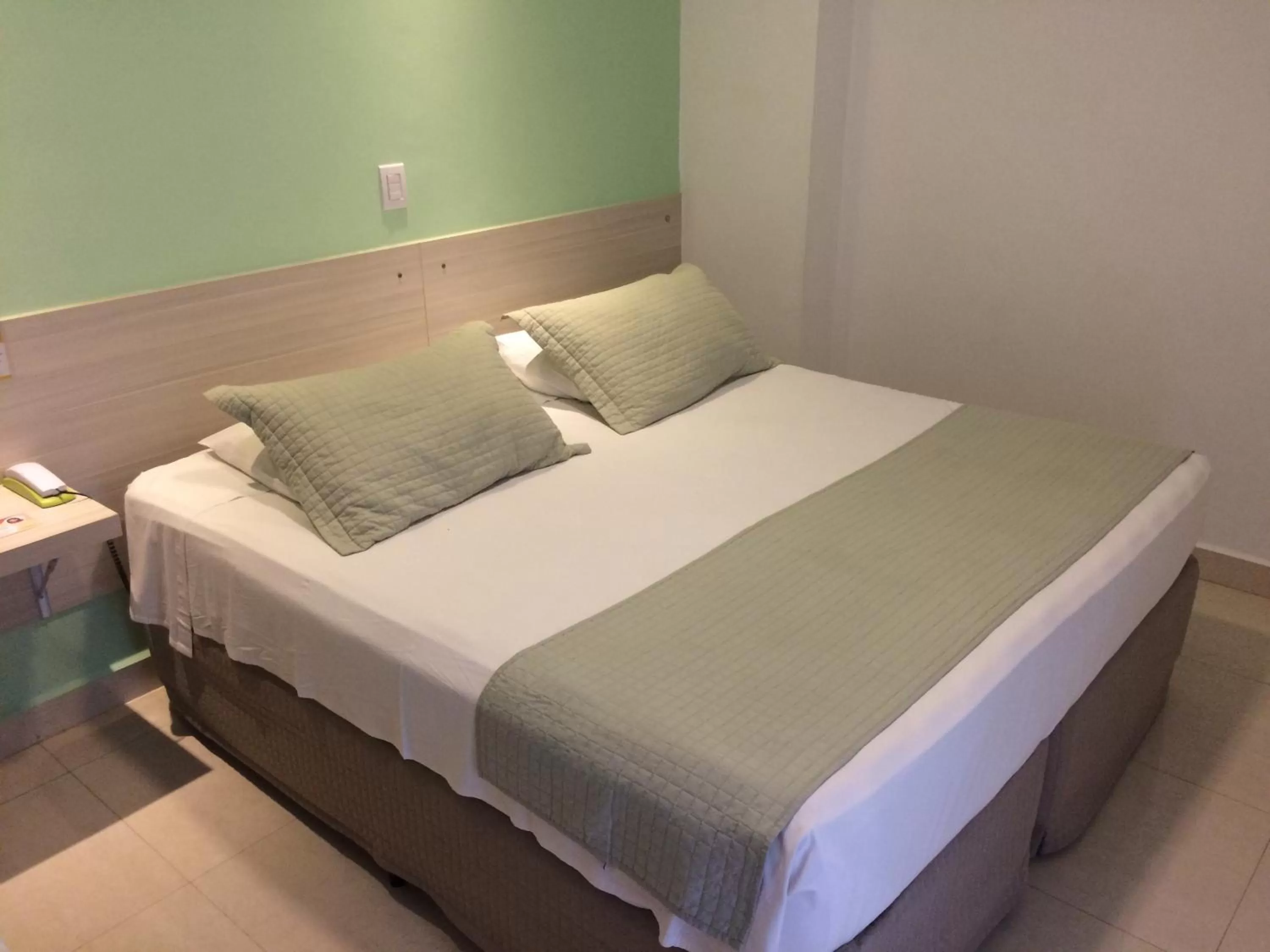 Bed in Grand Hotel Guarujá - A sua Melhor Experiência Beira Mar na Praia!