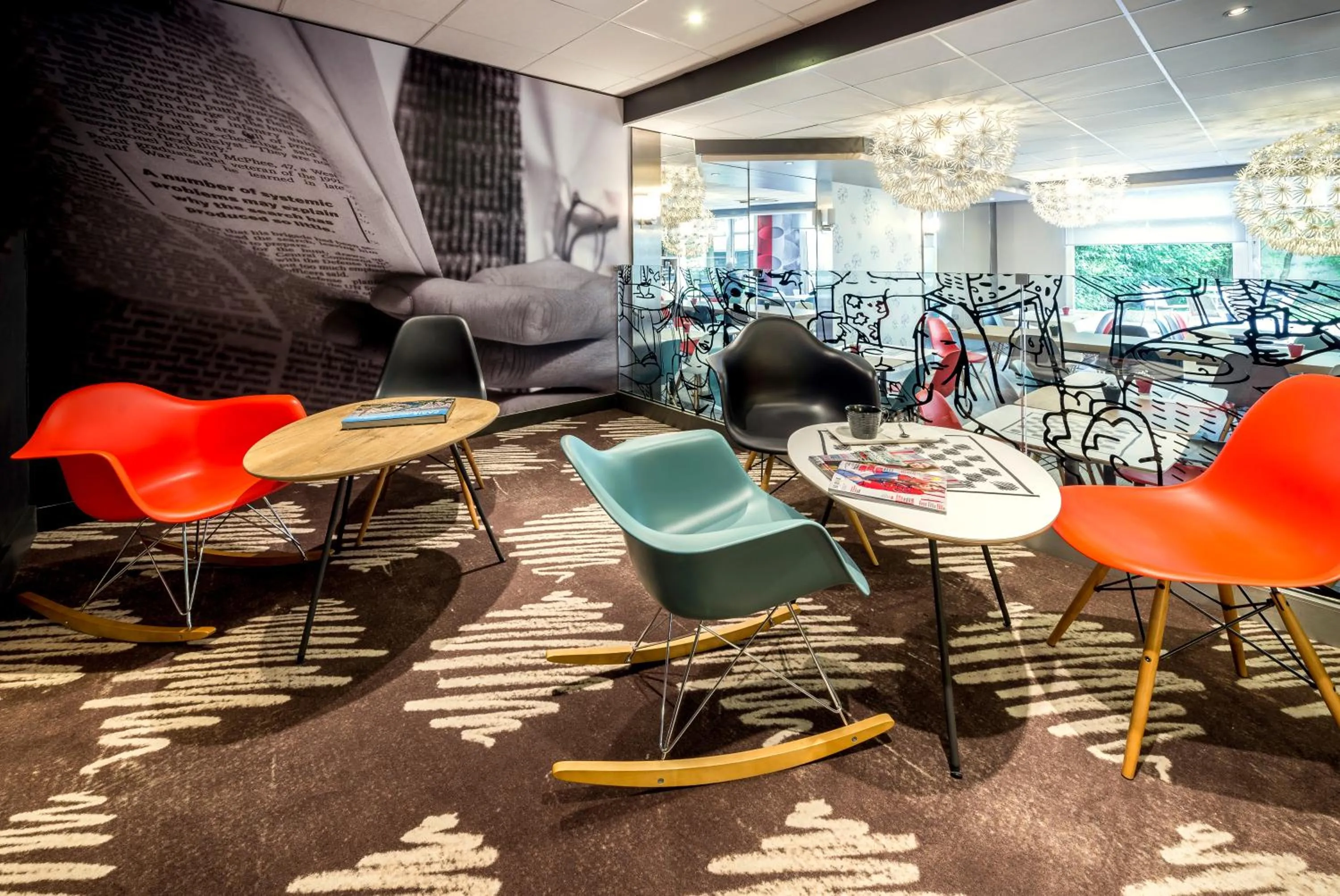 Lounge or bar in ibis Paris Vanves Parc des Expositions