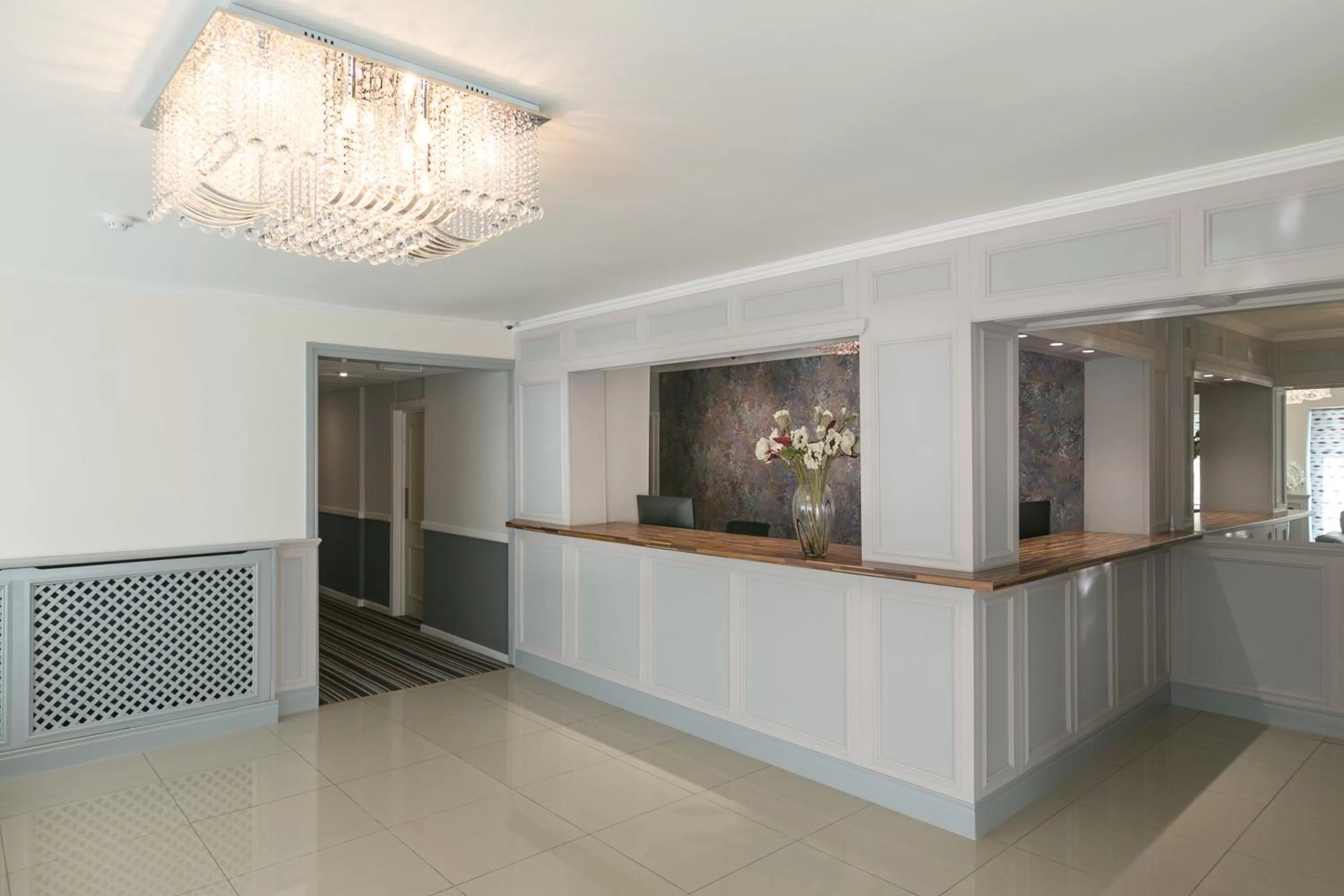 Lobby or reception in Celtic International Hotel Cardiff Airport