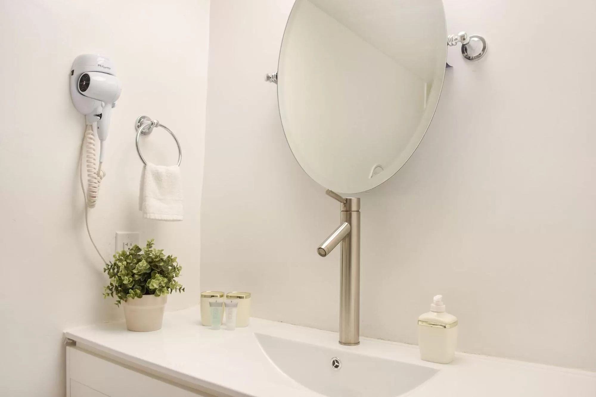Bathroom in Seacoast Suites on Miami Beach