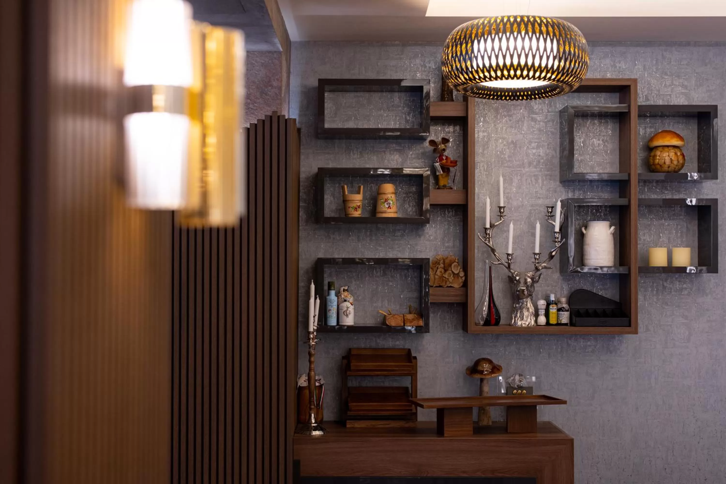 Restaurant/places to eat in Hotel Belmont