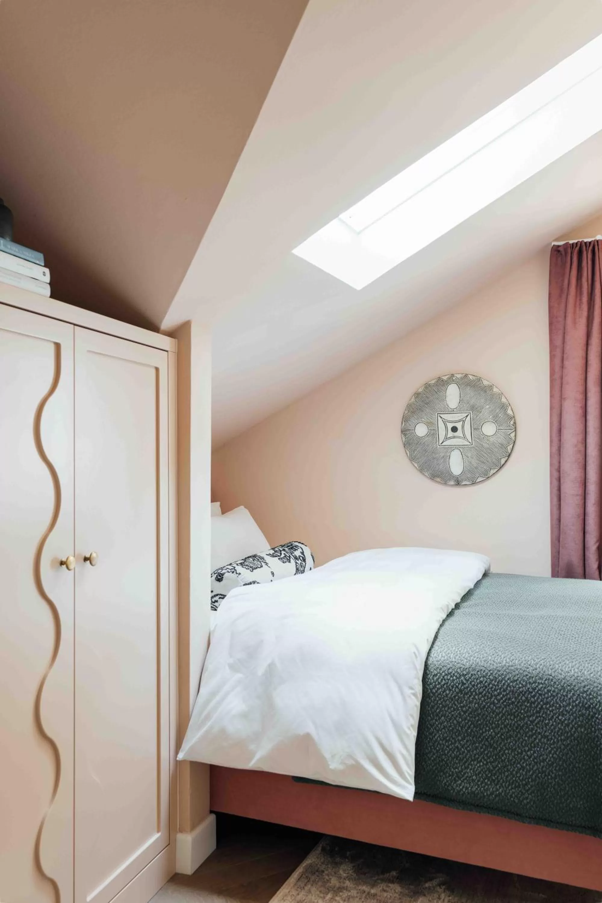 Bed in Clemonte Hotel - Your Reception-less Boutique Hideaway