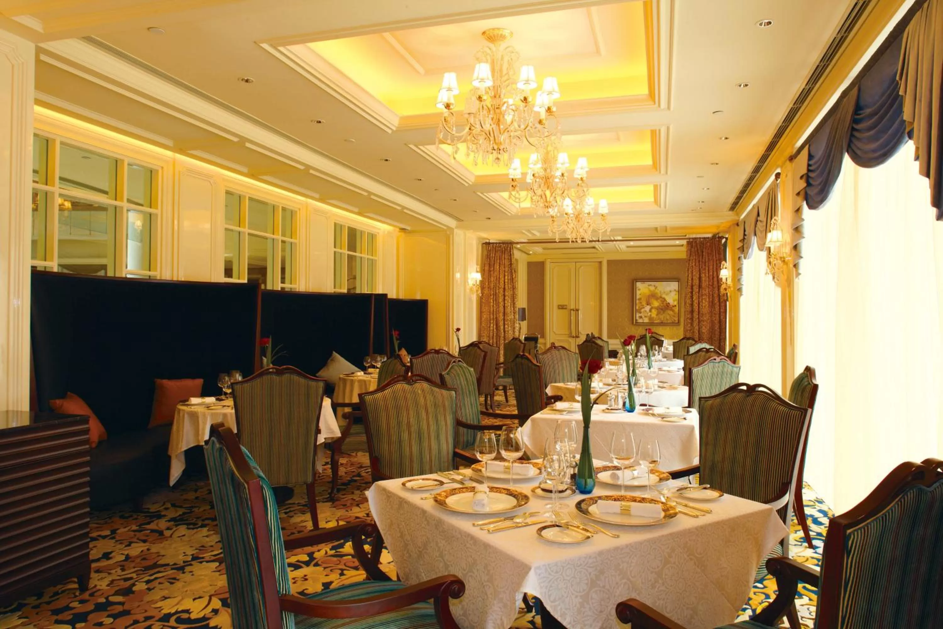 Restaurant/places to eat in Grand Central Hotel Shanghai - Nanjing Road