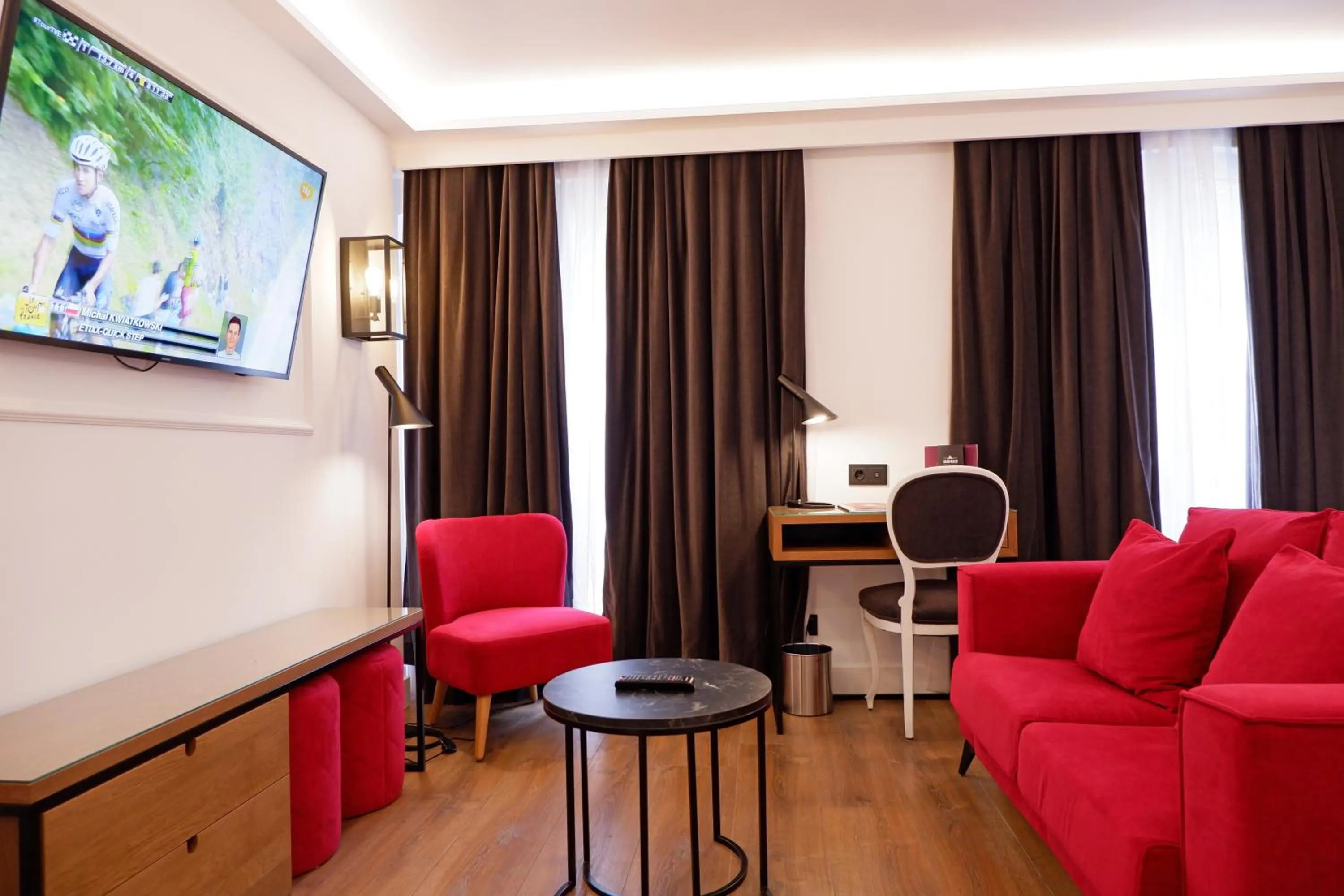 Photo of the whole room in Hotel Colón Plaza