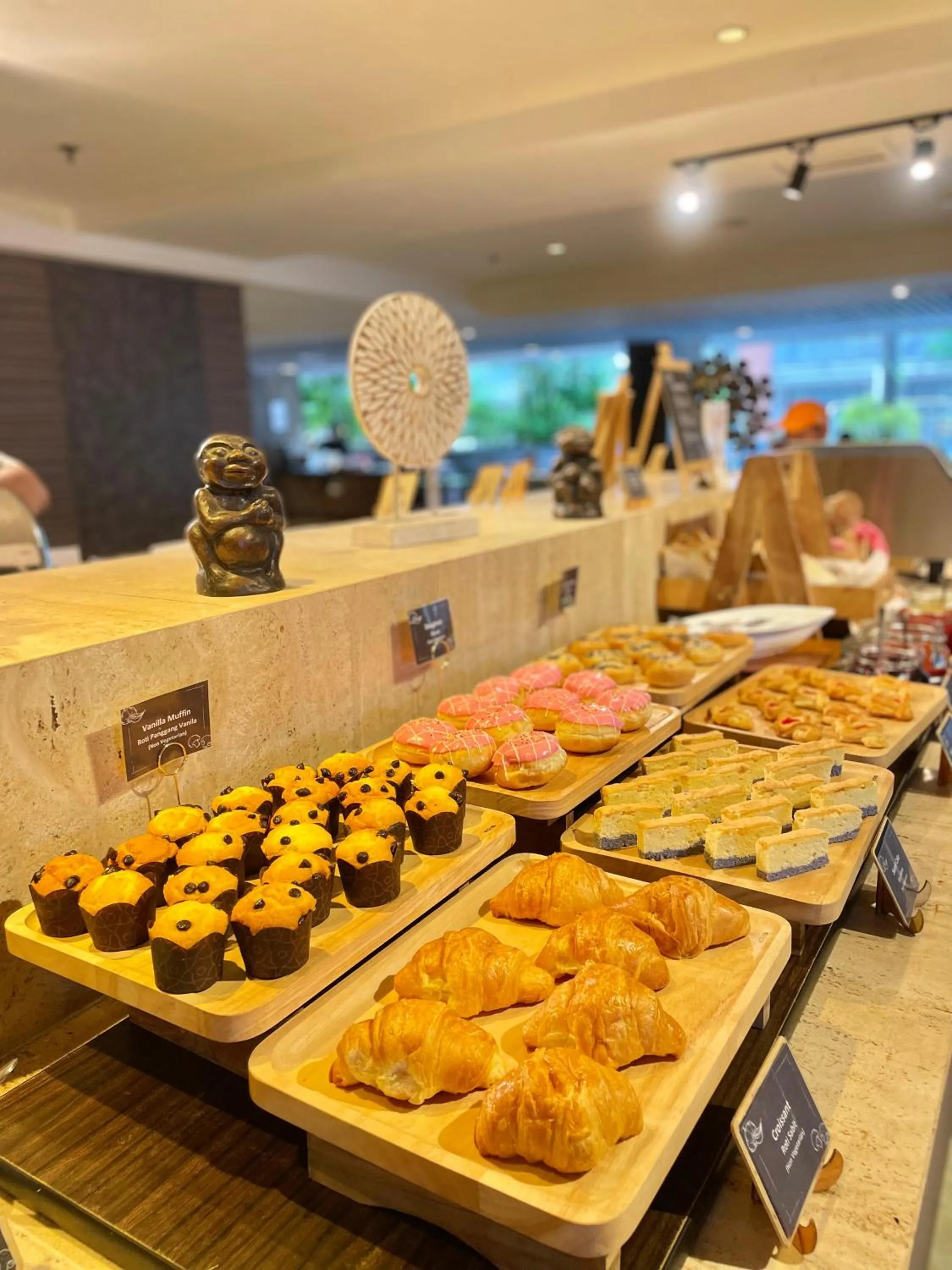 Buffet breakfast in Swiss-Belhotel Tuban Bali