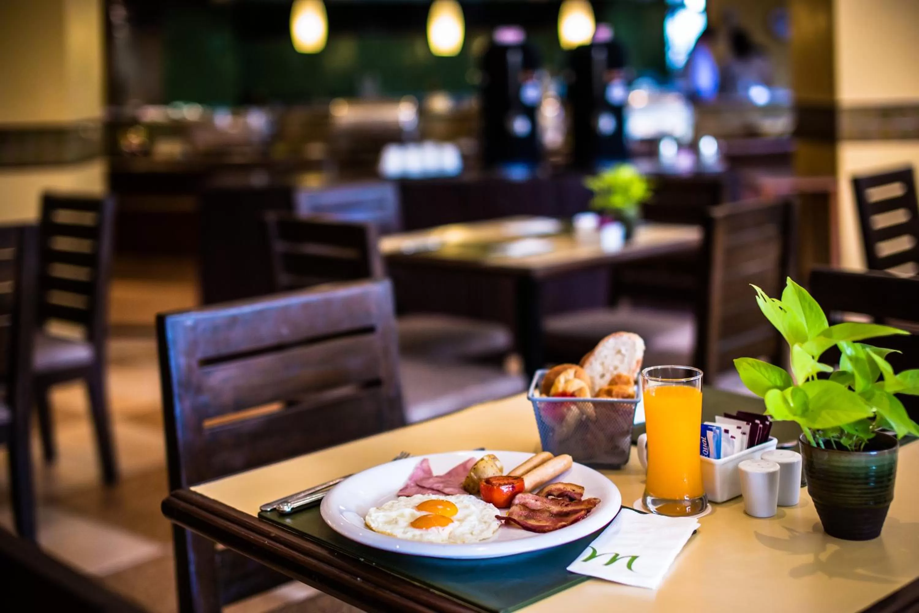 Restaurant/places to eat in Mercure Chiang Mai