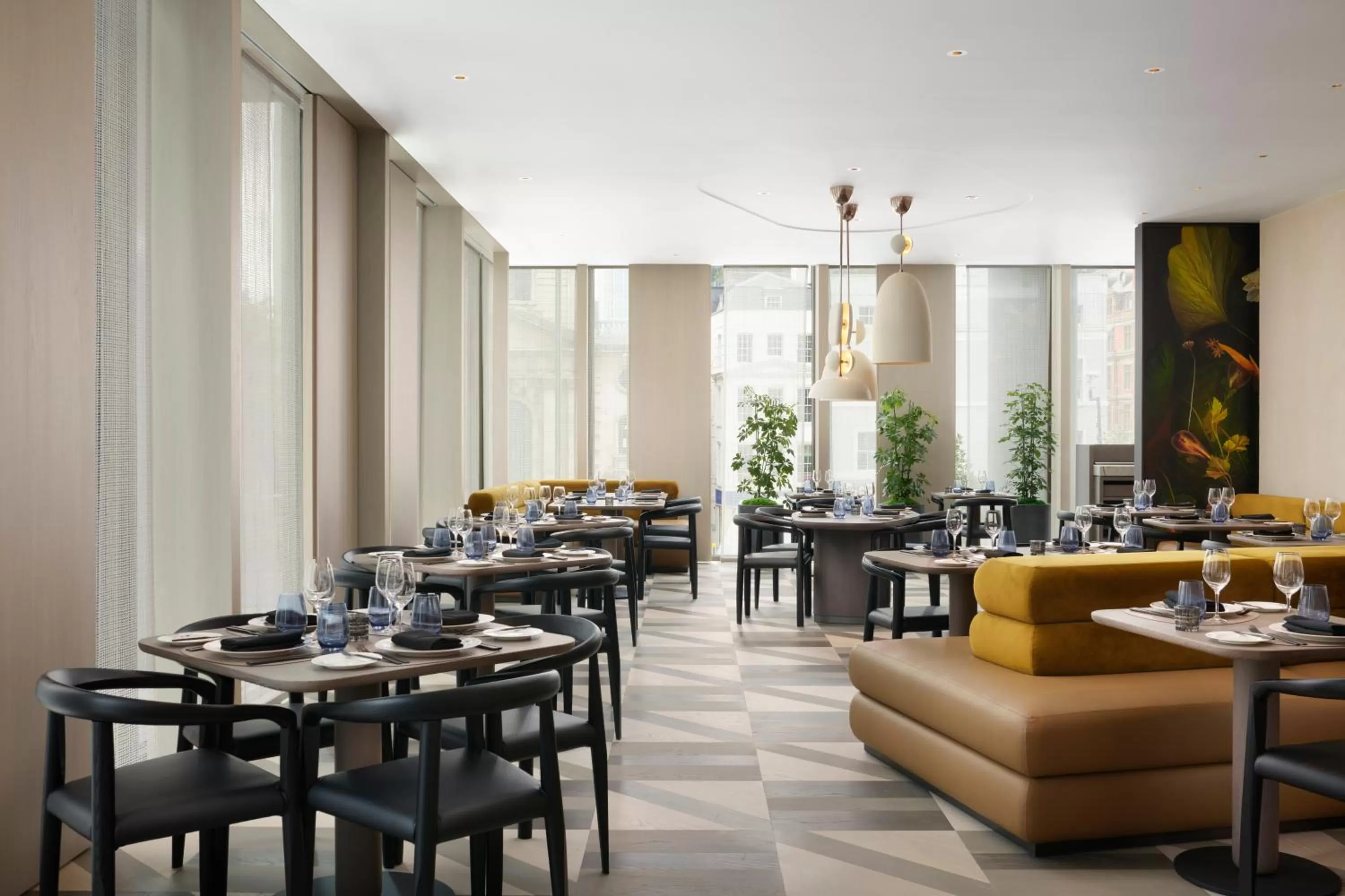 Restaurant/places to eat in Pan Pacific London