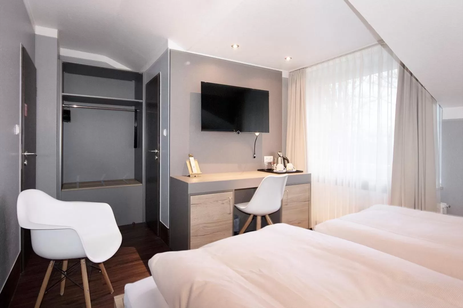 Photo of the whole room, Bed in Am Berghang