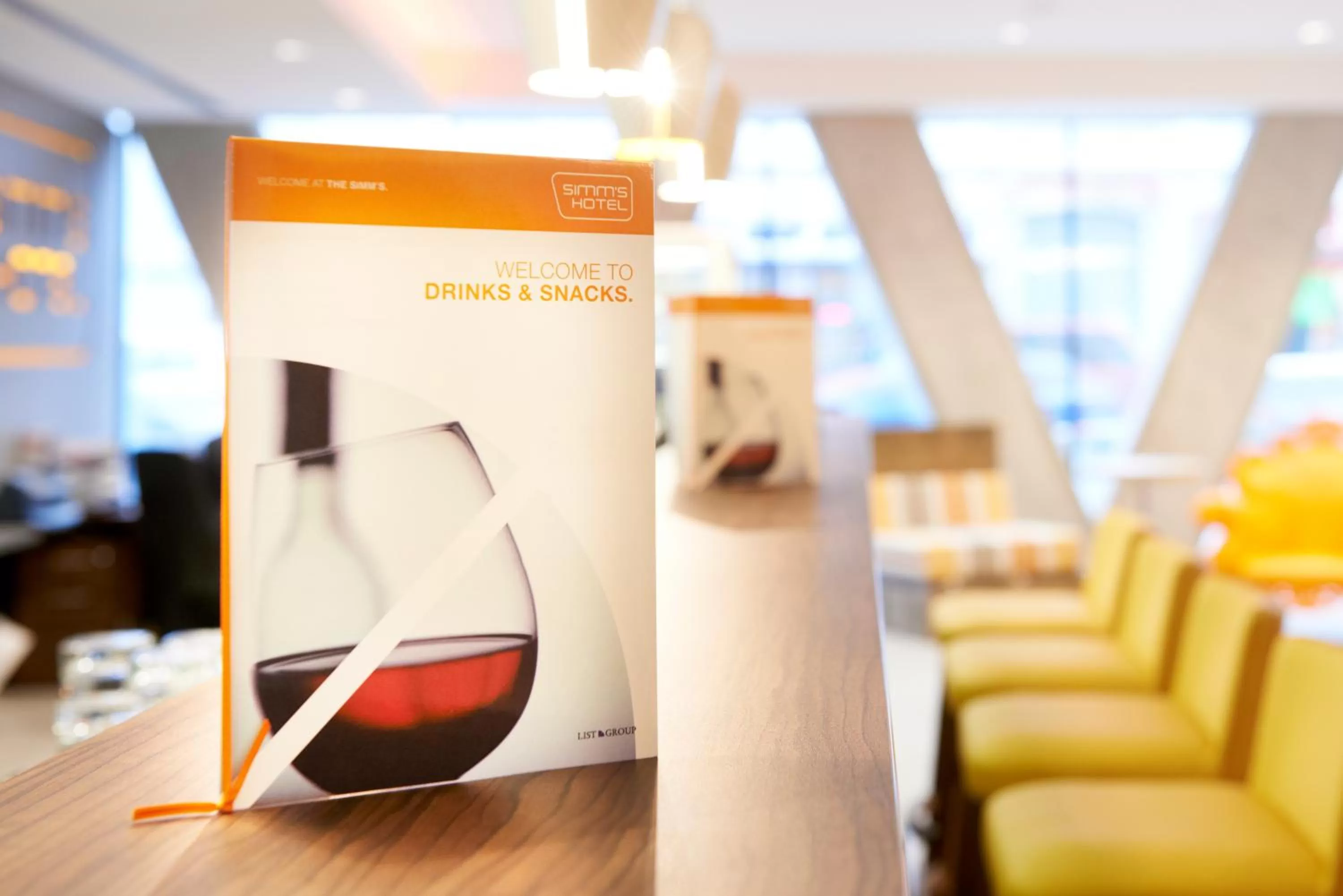 Lounge or bar in Simm's Hotel - cityhotel next to Metro U3