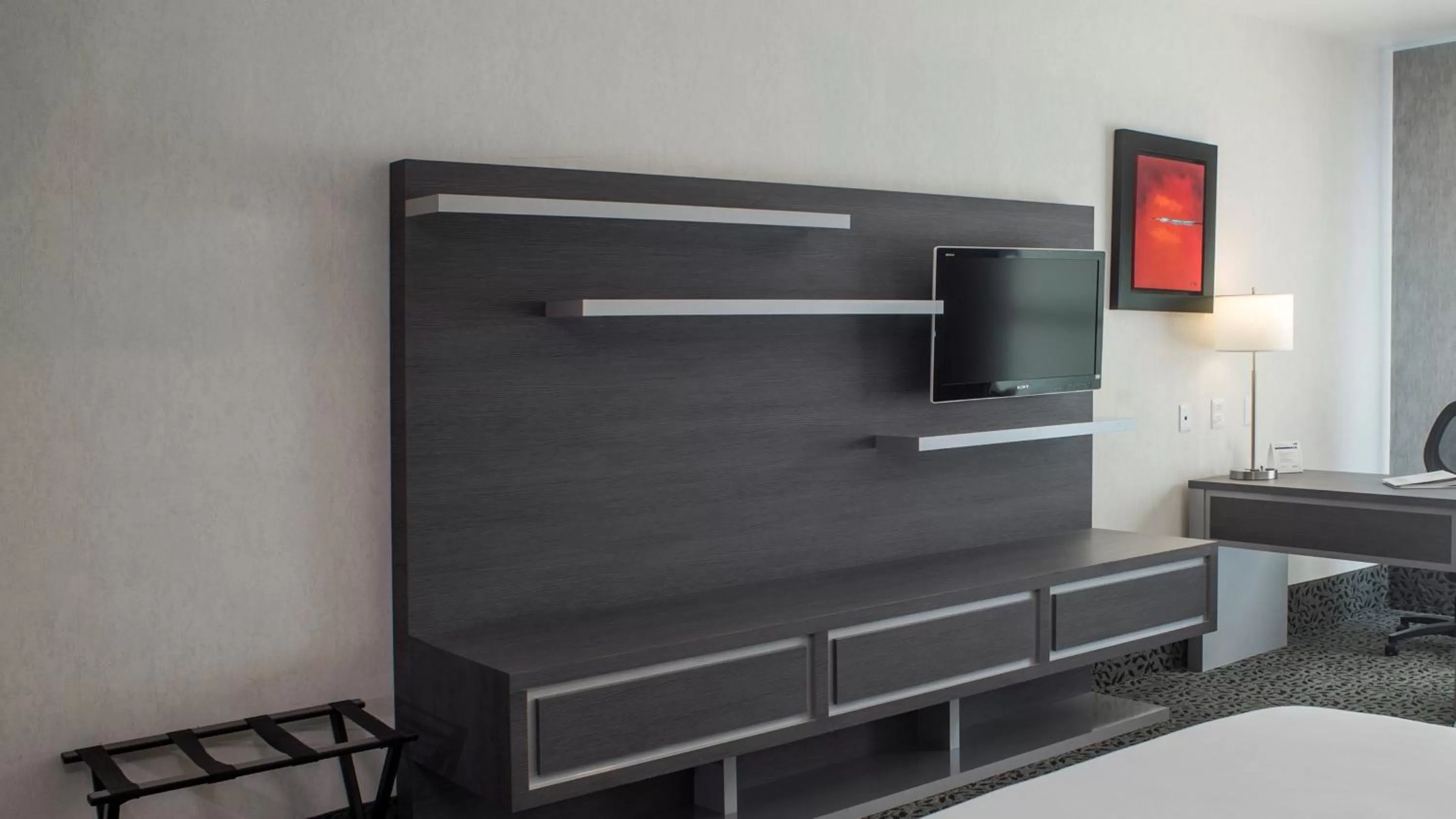 Photo of the whole room, Bed in Holiday Inn Express & Suites Queretaro by IHG