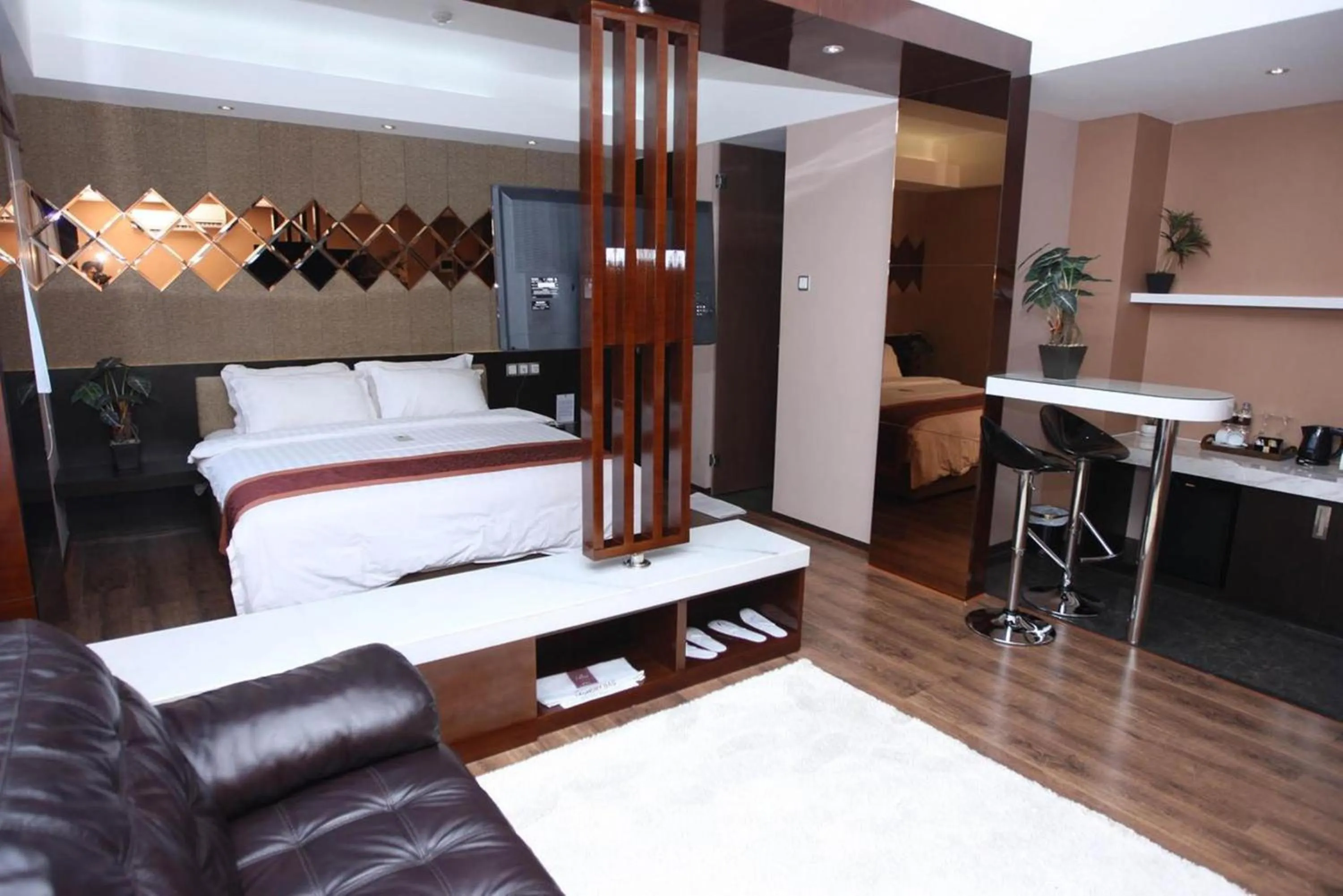 Bedroom, Bed in Favor Hotel Makassar City Center By LIFE