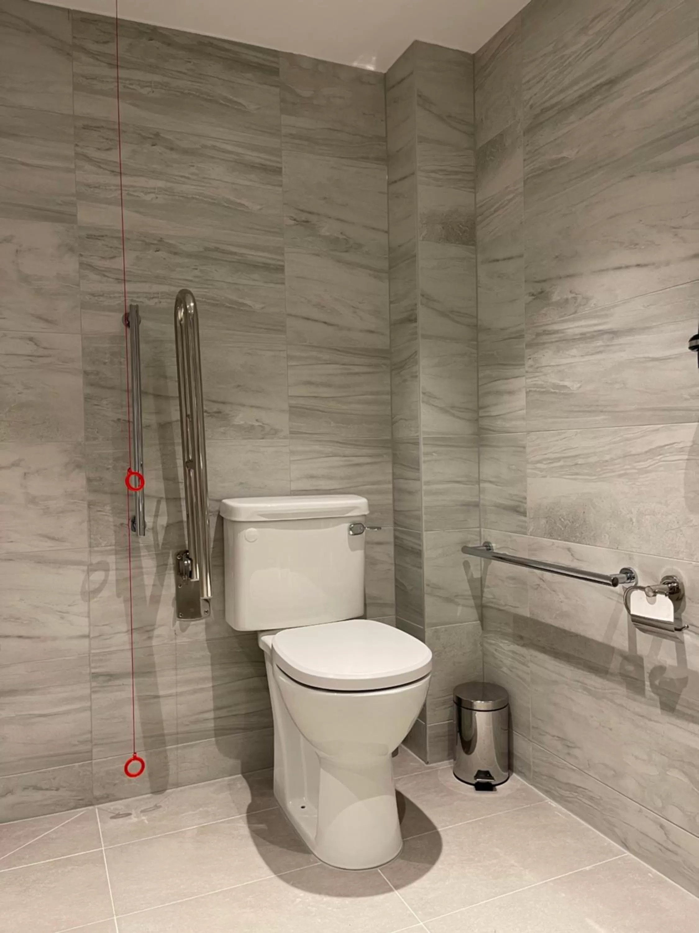 Bathroom in Sadie Best Western Hotel at Luton