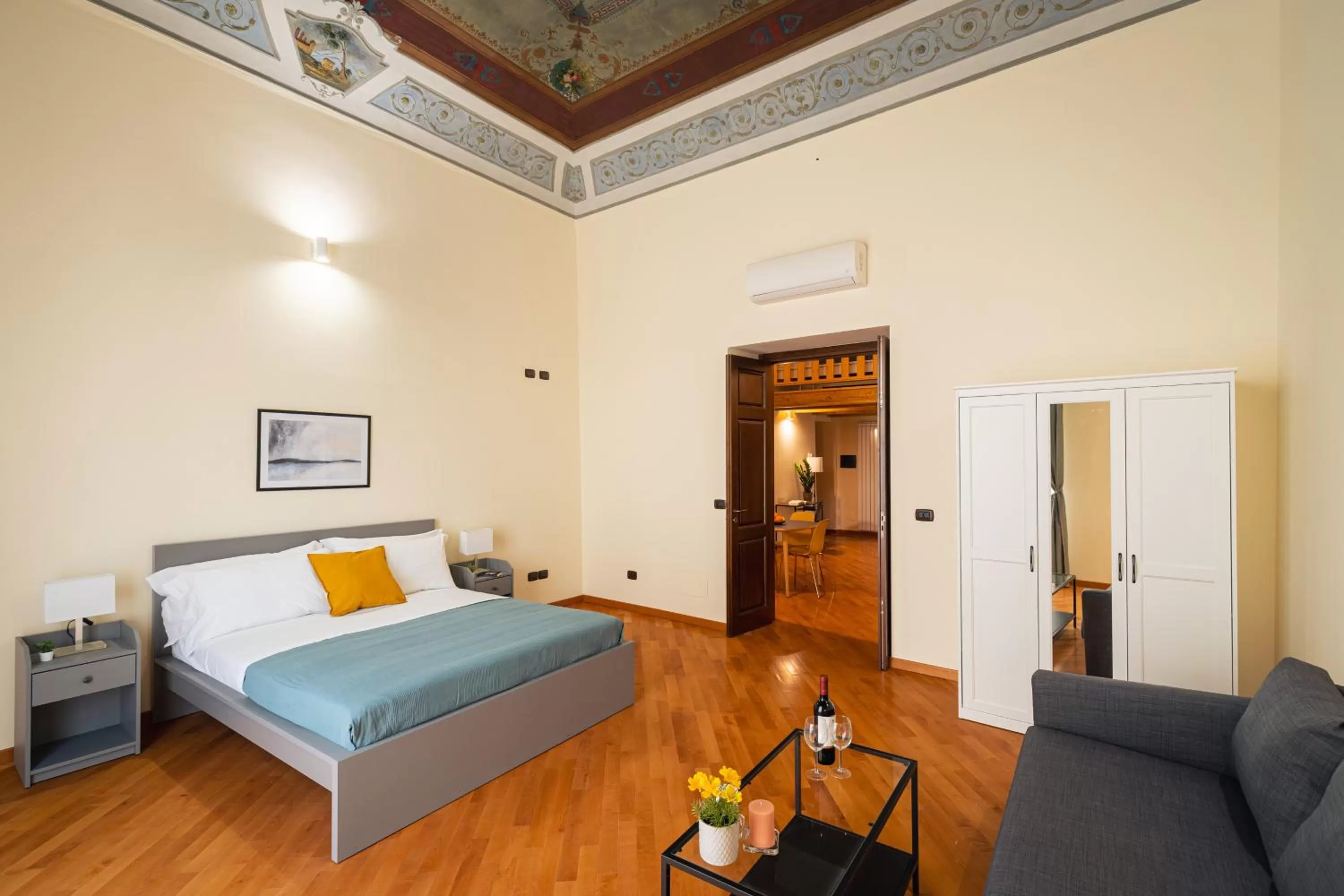 Bed in Open Sicily Residence - Central Apartments Near Quattro Canti