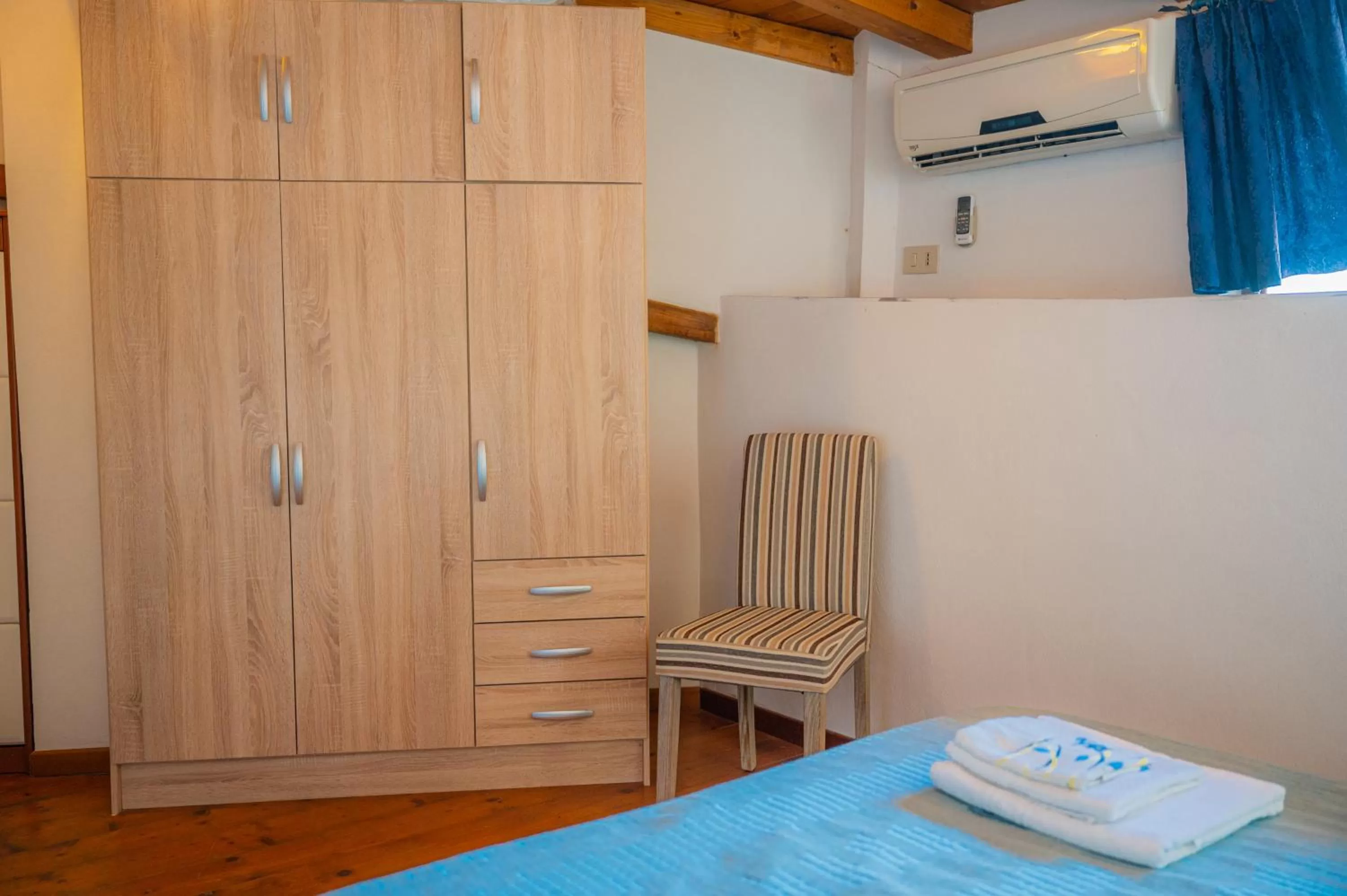 Bedroom, Bed in ToviMar Apartments