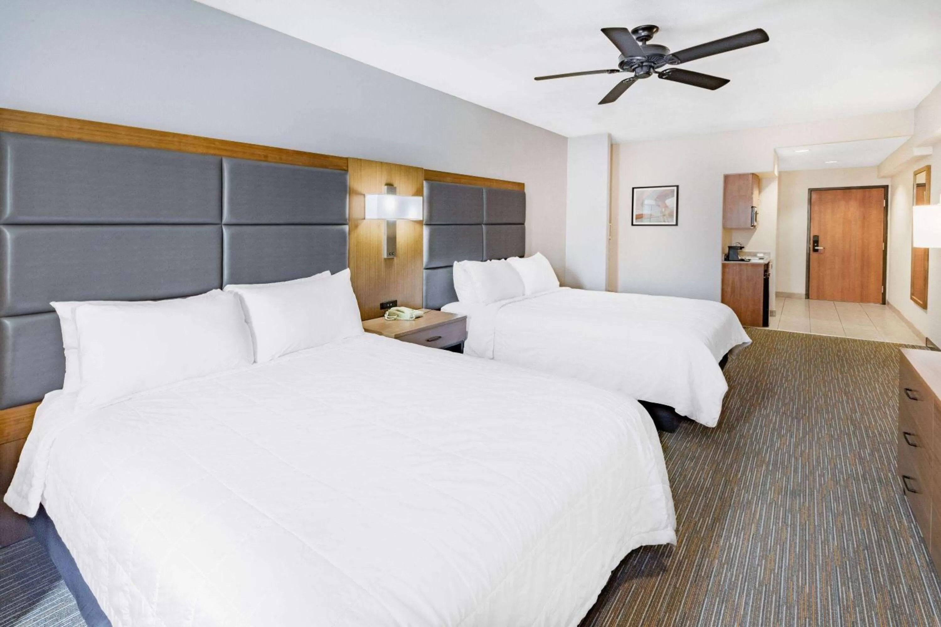 Photo of the whole room, Bed in Wingate by Wyndham Houston Bush Intercontinental Airport
