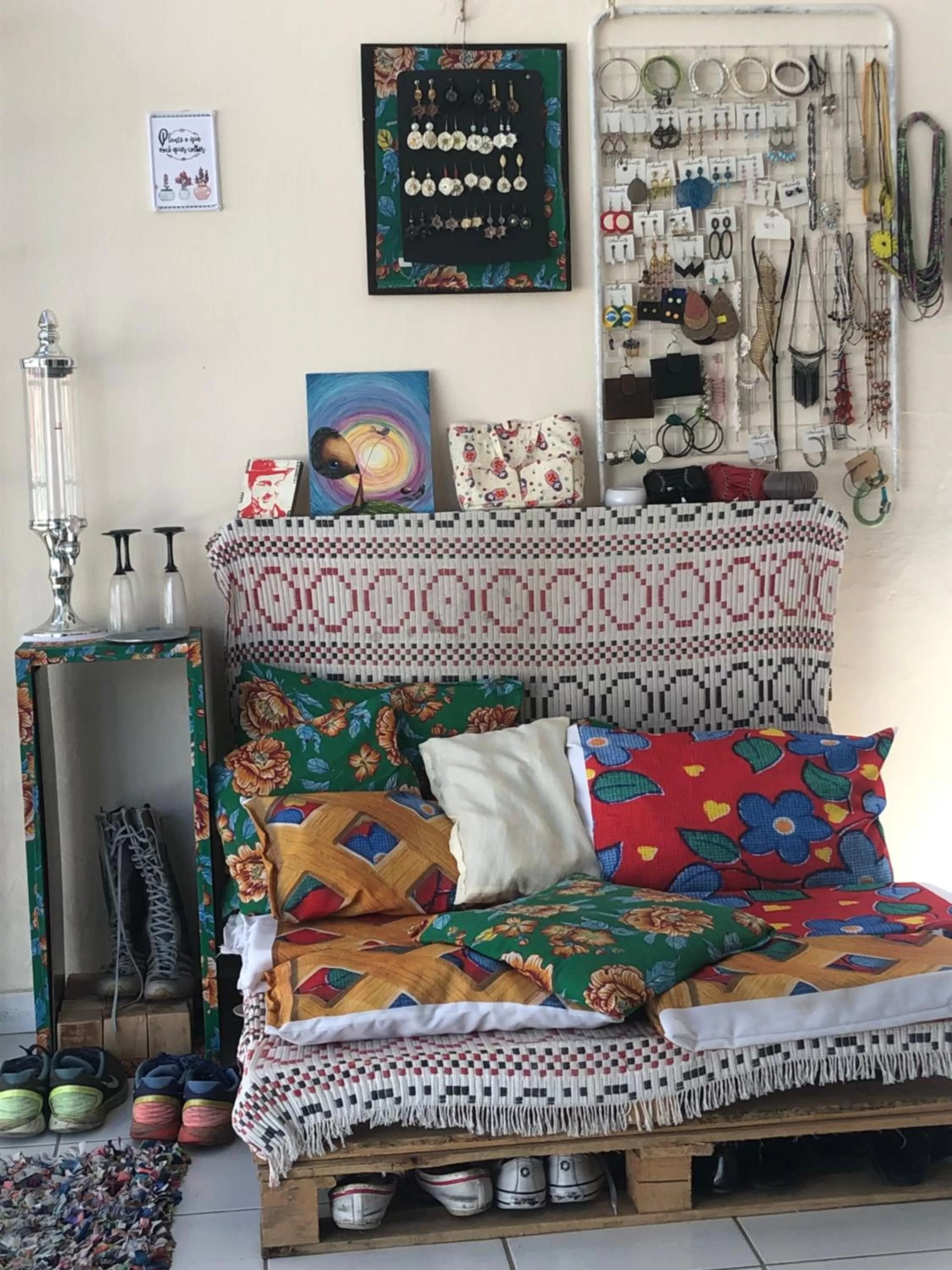 Communal lounge/ TV room, Bed in Hostel Das Canárias