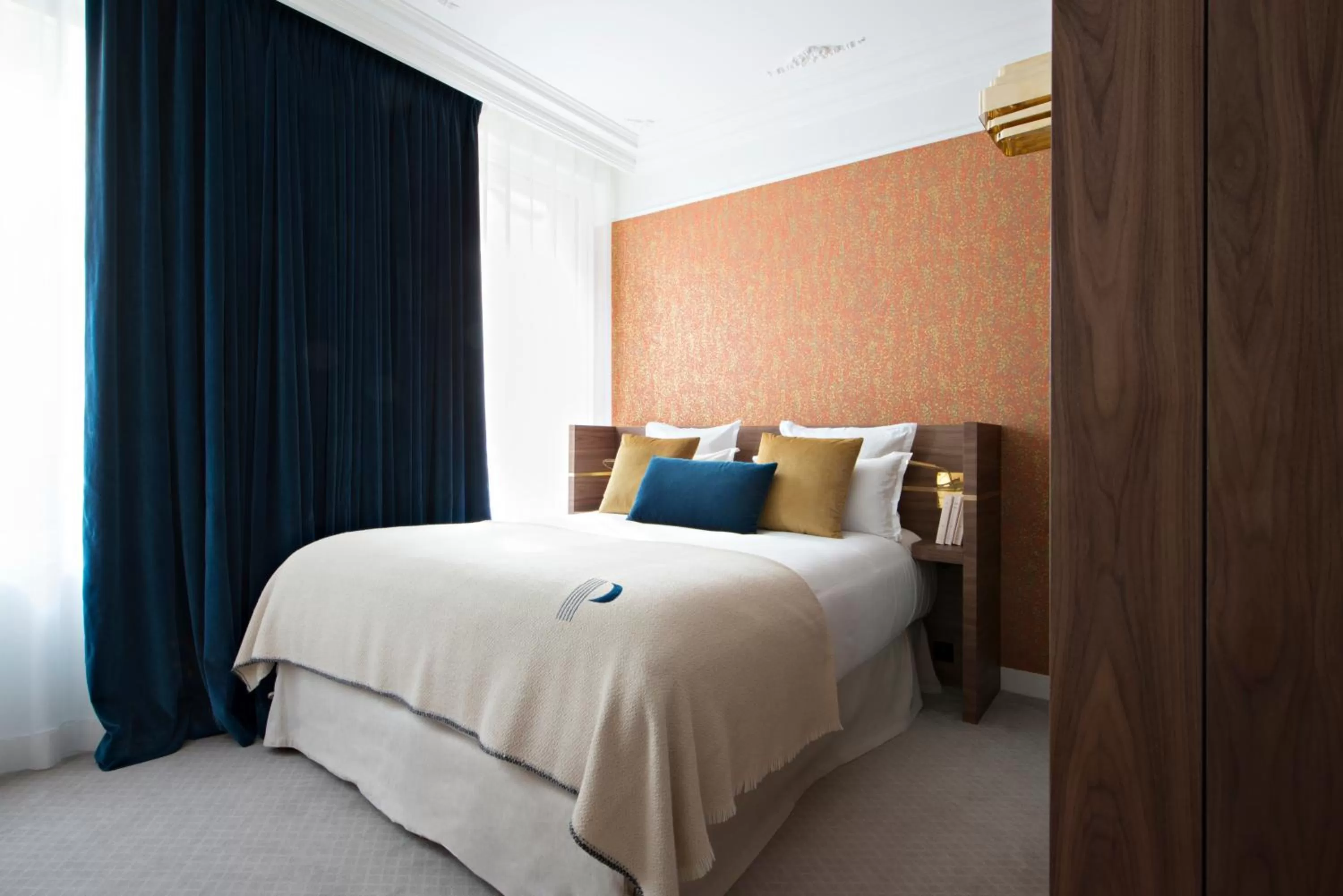 Bed in Hotel Parister Piscine & Spa