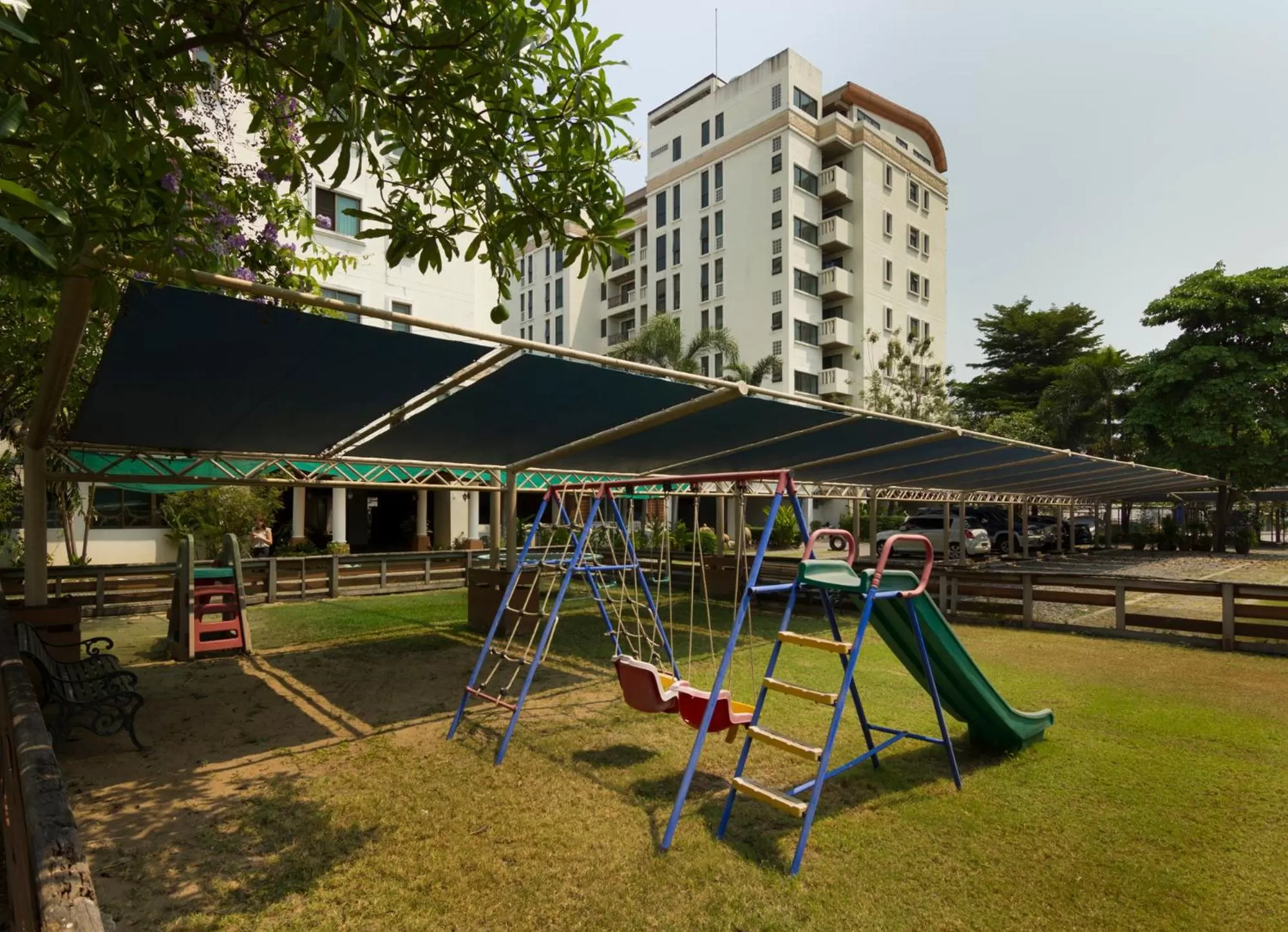 Garden in Lasalle Suites Hotel & Residence