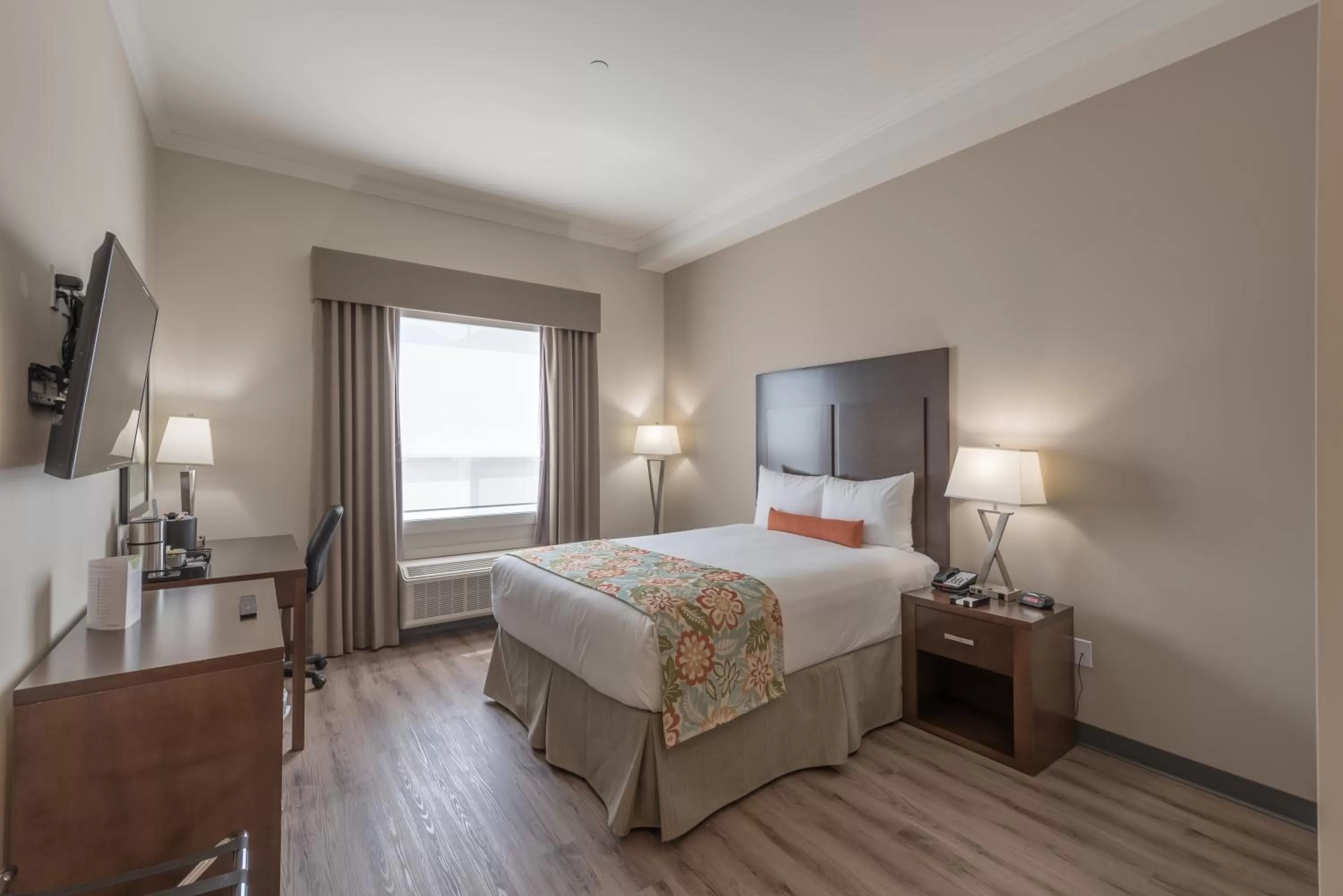 Photo of the whole room, Bed in Coast Oliver Hotel