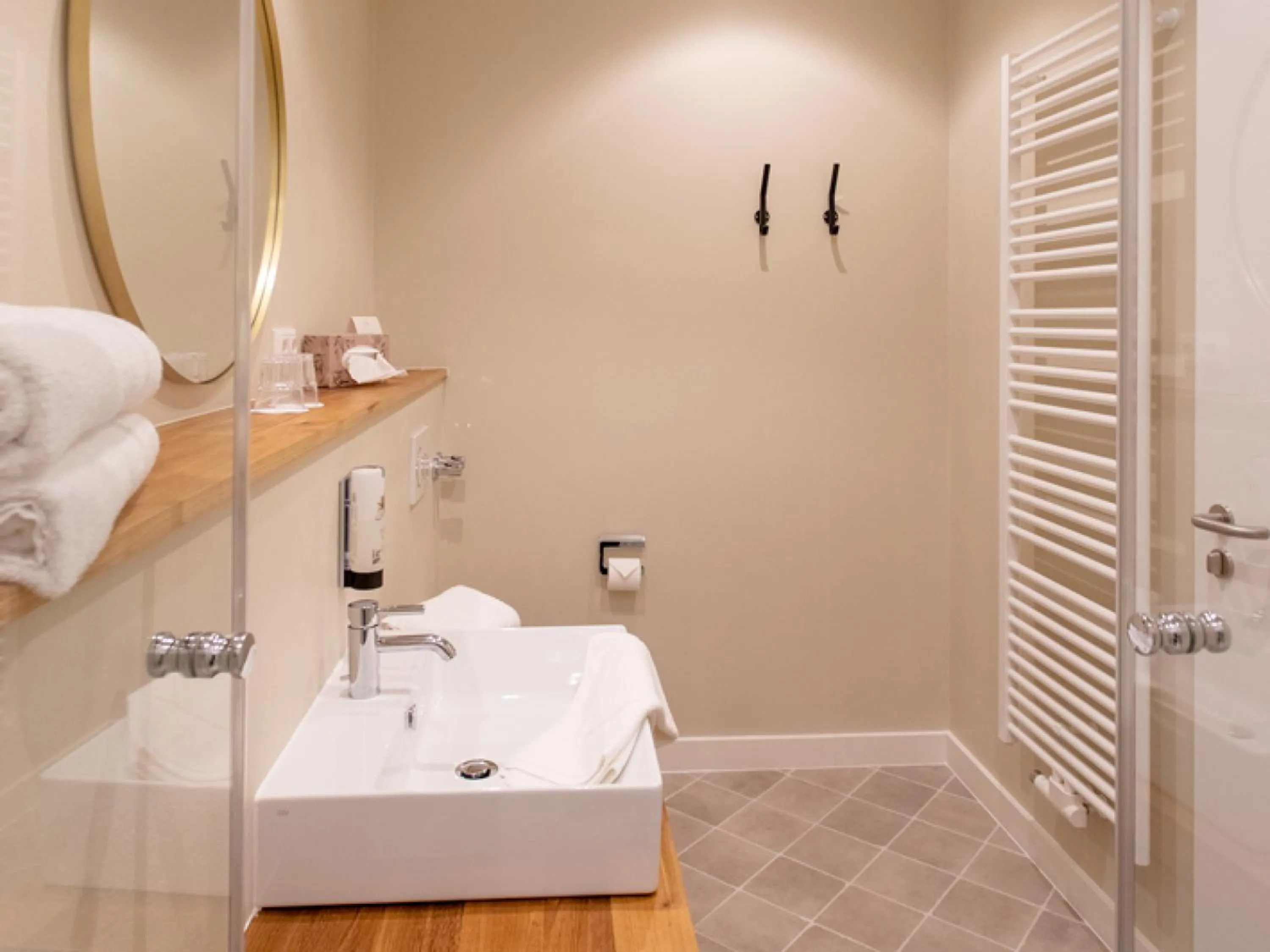 Bathroom, Bed in Hotel Tuchhaus