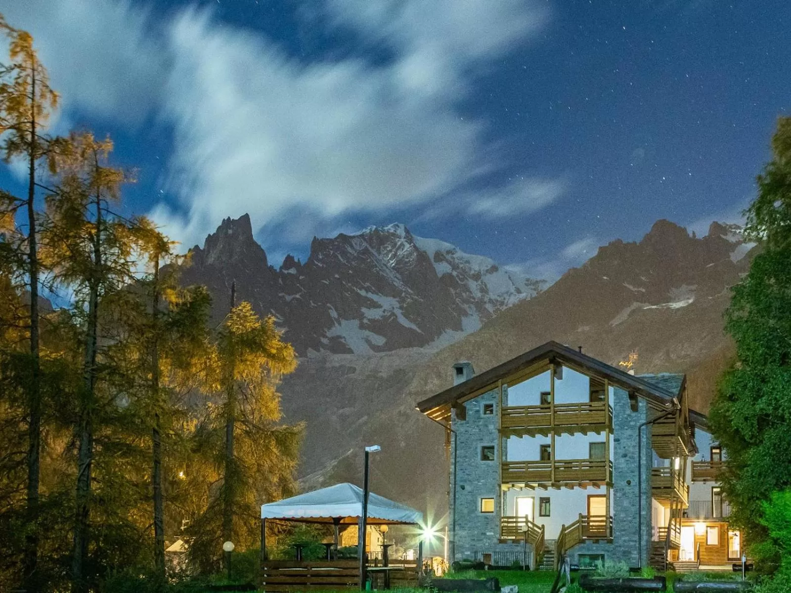 Property building in Hotel Aigle