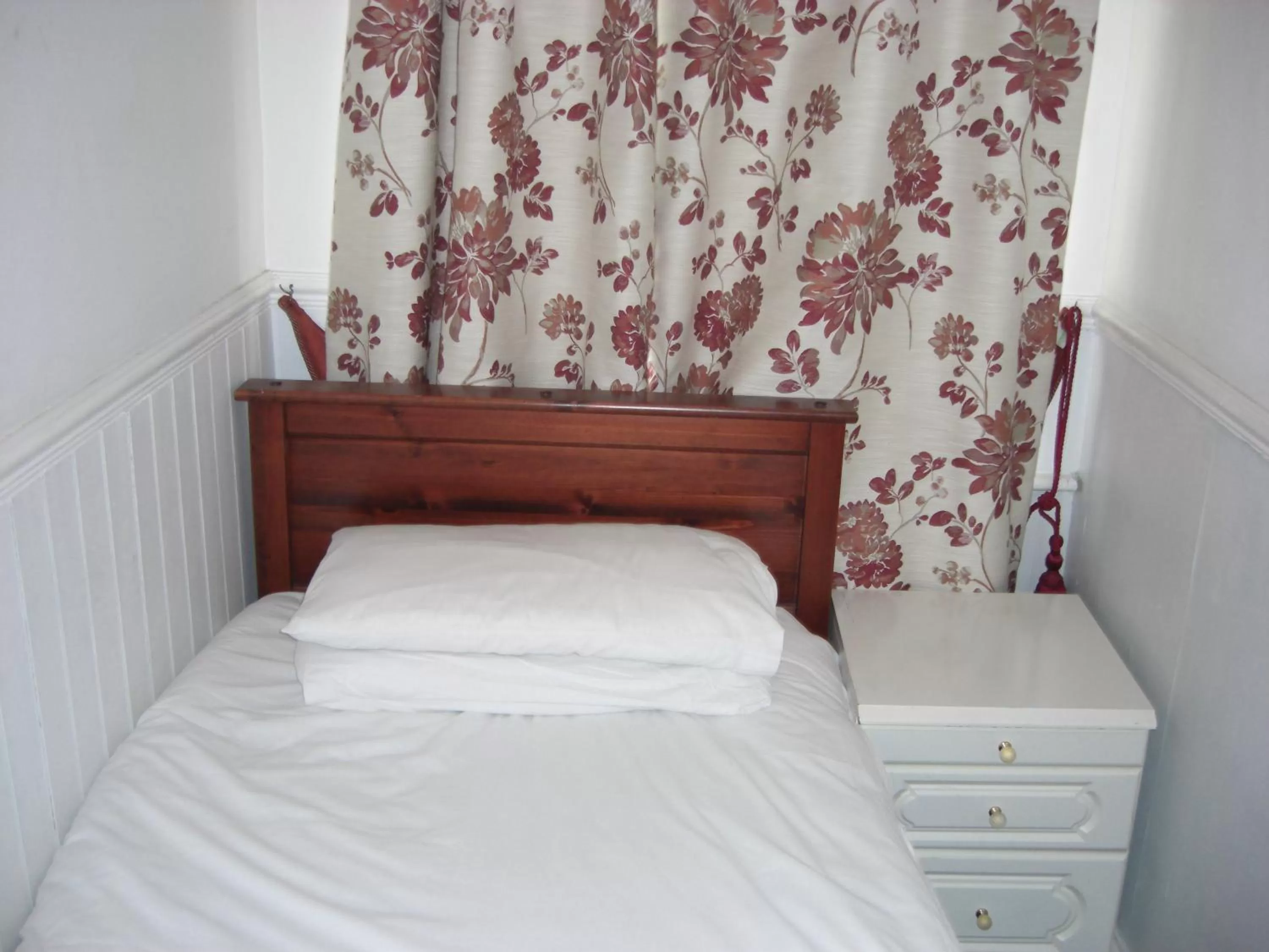 Bed in Lynebank House Hotel, Bed & Breakfast