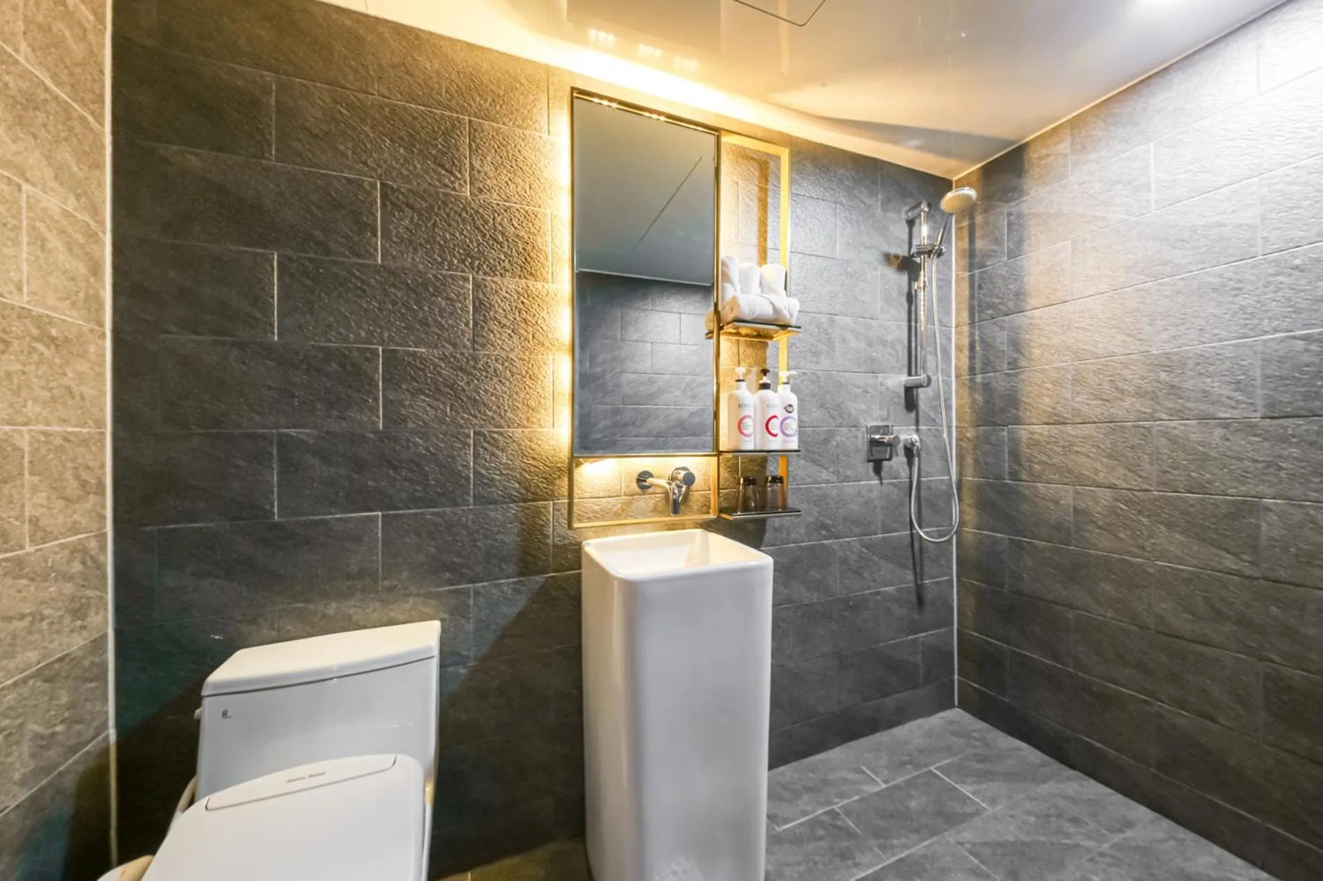 Bathroom in Suncheon Divine Hotel