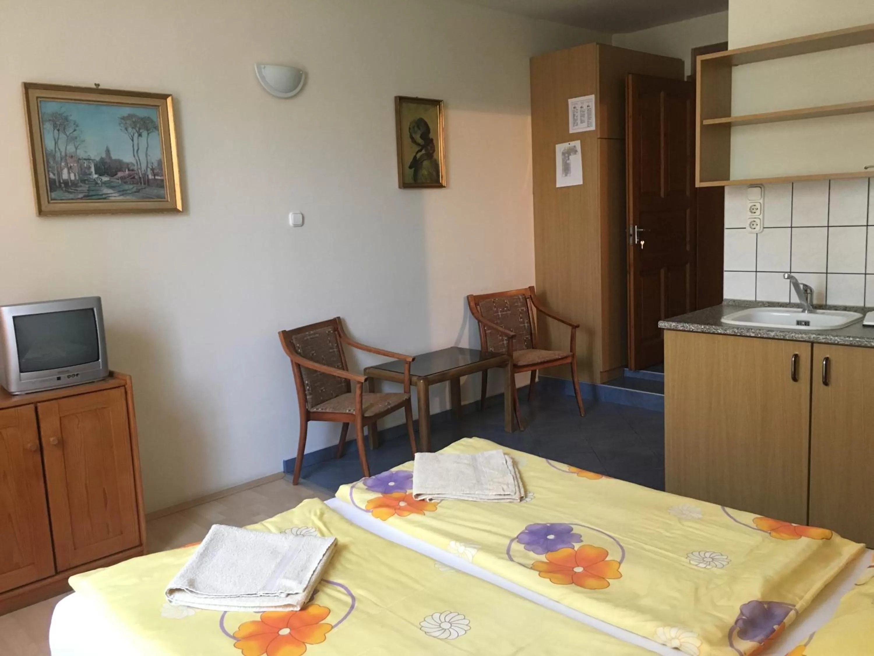 Photo of the whole room in City Hotel Siófok