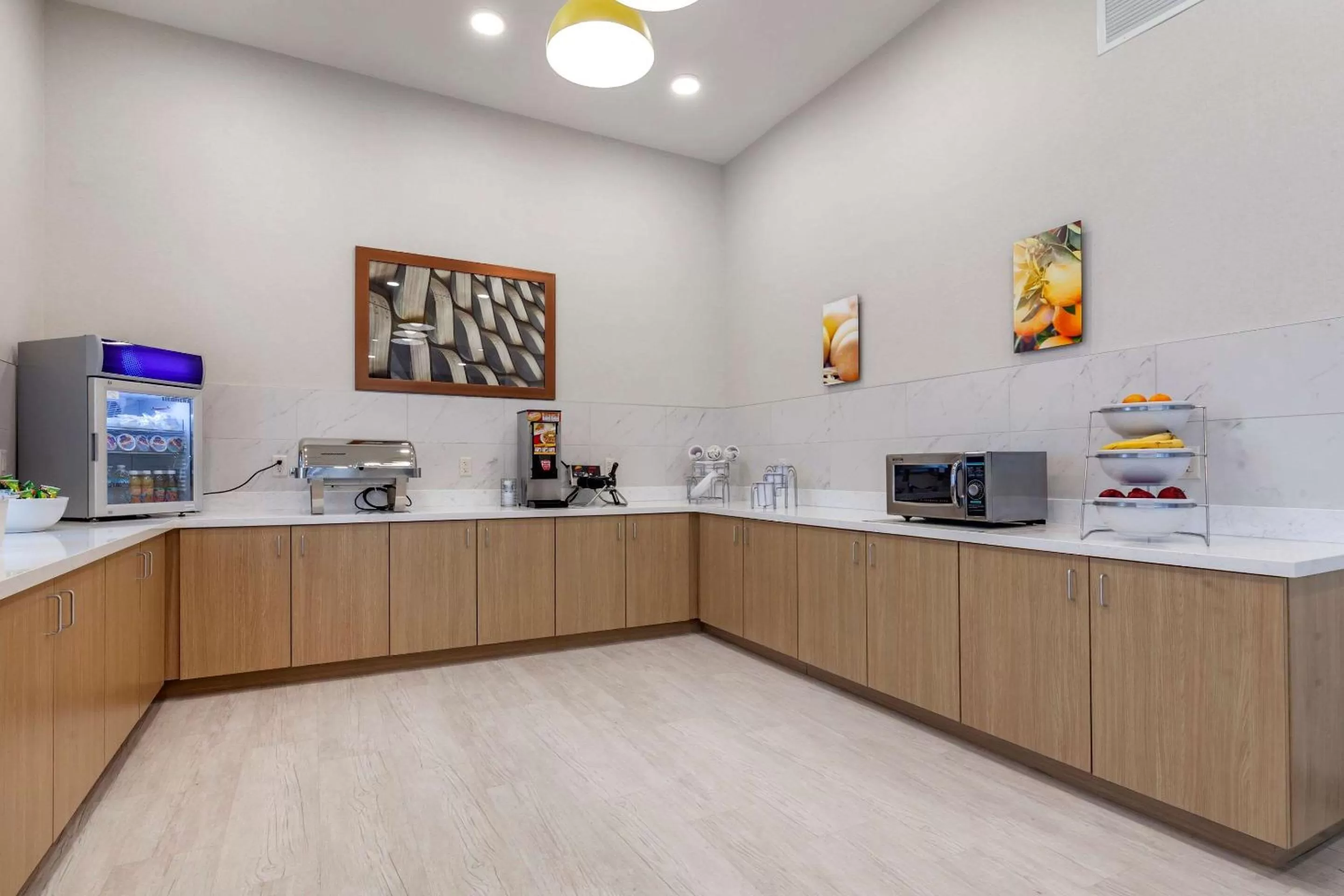 Restaurant/places to eat in Comfort Suites Cottage Grove-Madison