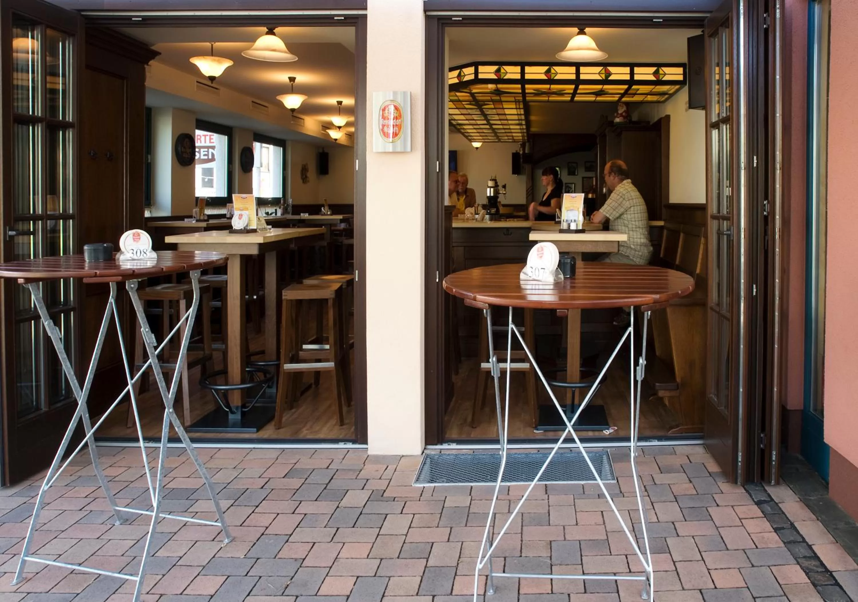 Guests in Hotel & Wirtshaus Hansen