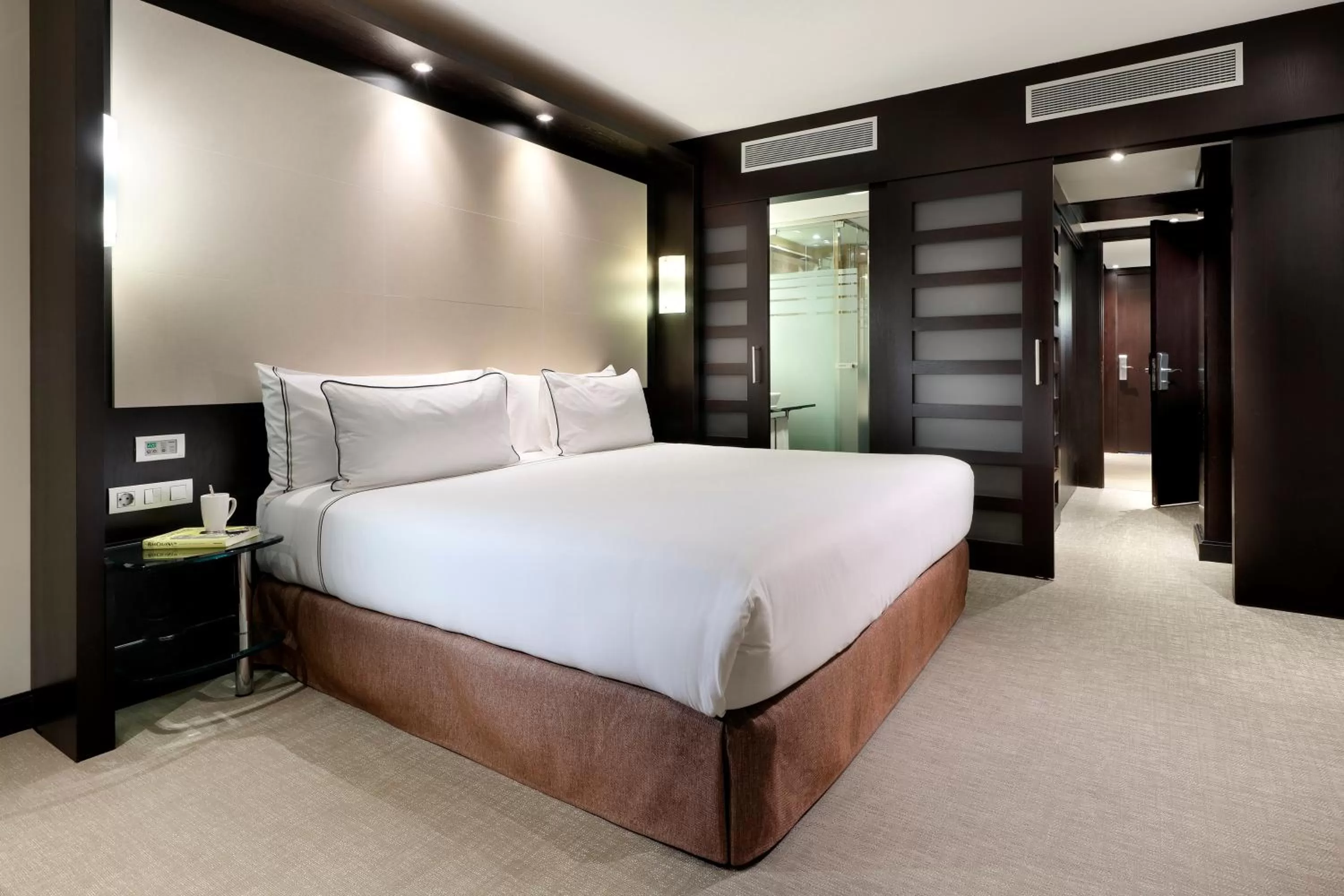 Bed in Melia Barcelona Sarriá