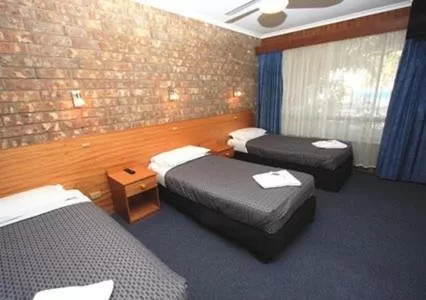 Bedroom, Bed in Citrus Valley Motel