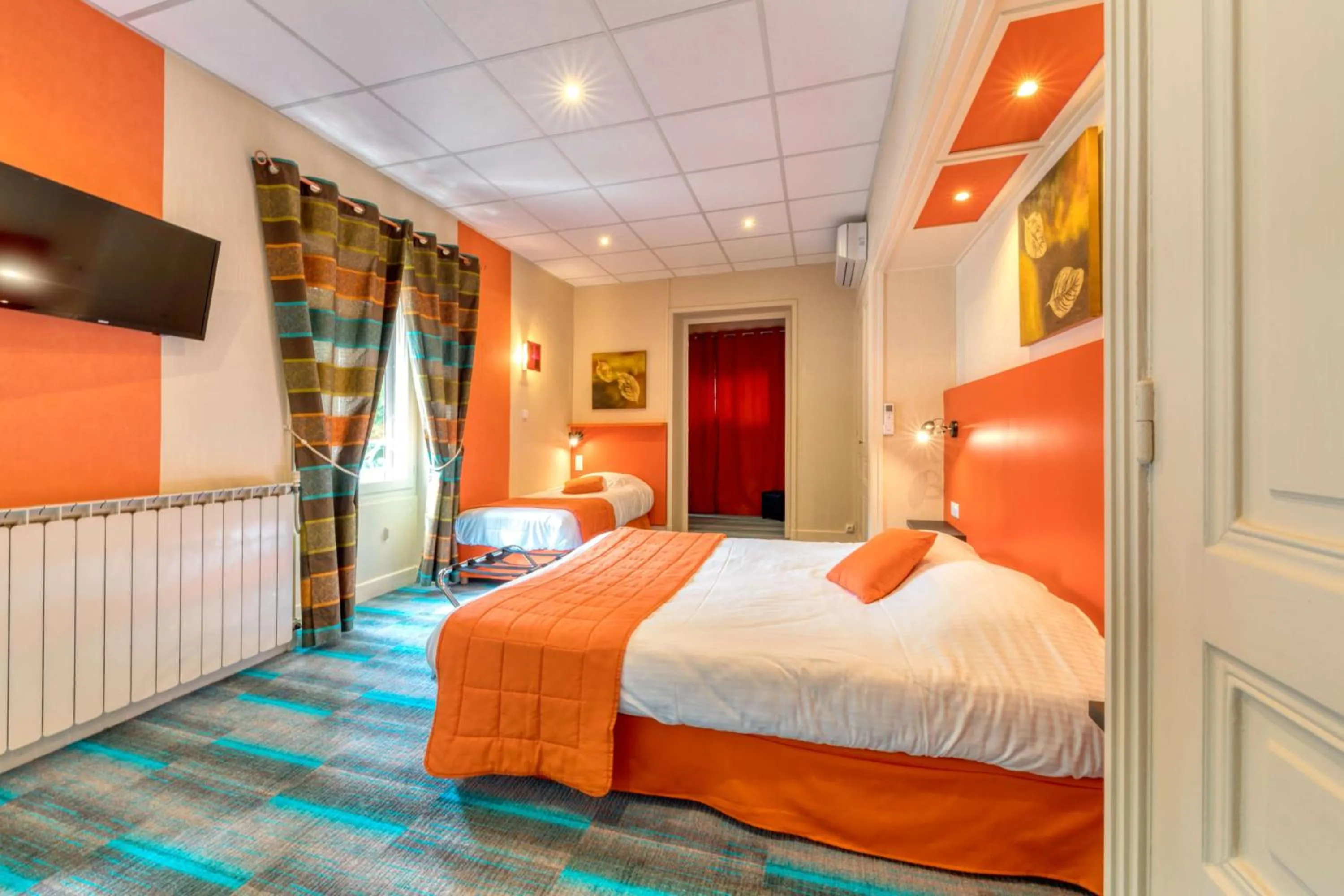 Bed in La Commanderie de Champarey