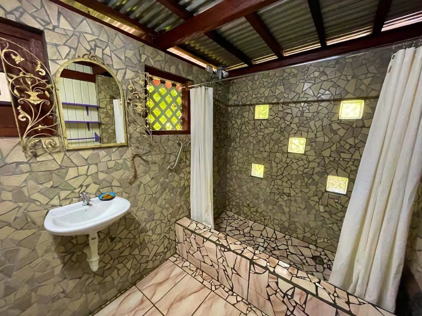 Bathroom in Cocoa Cottage