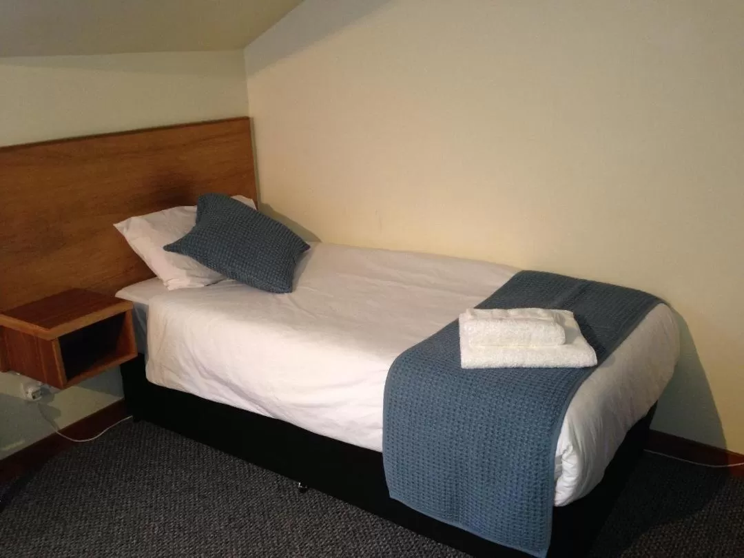 Bed in Bank Street Lodge