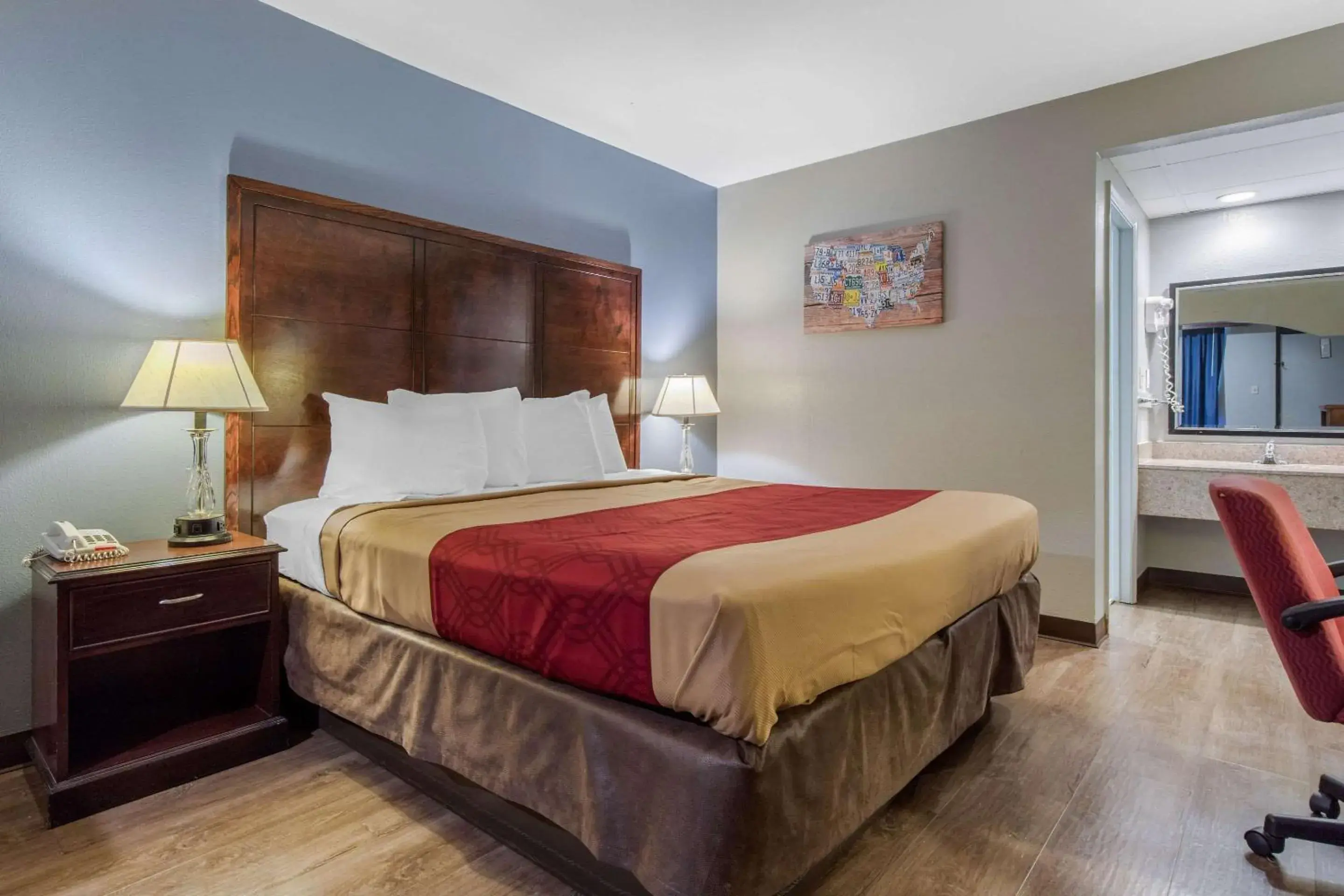 King Room with Sofa Bed - Smoking in Econo Lodge Aiken Central King Room with Sofa Bed - Smoking in Econo Lodge Aiken Central