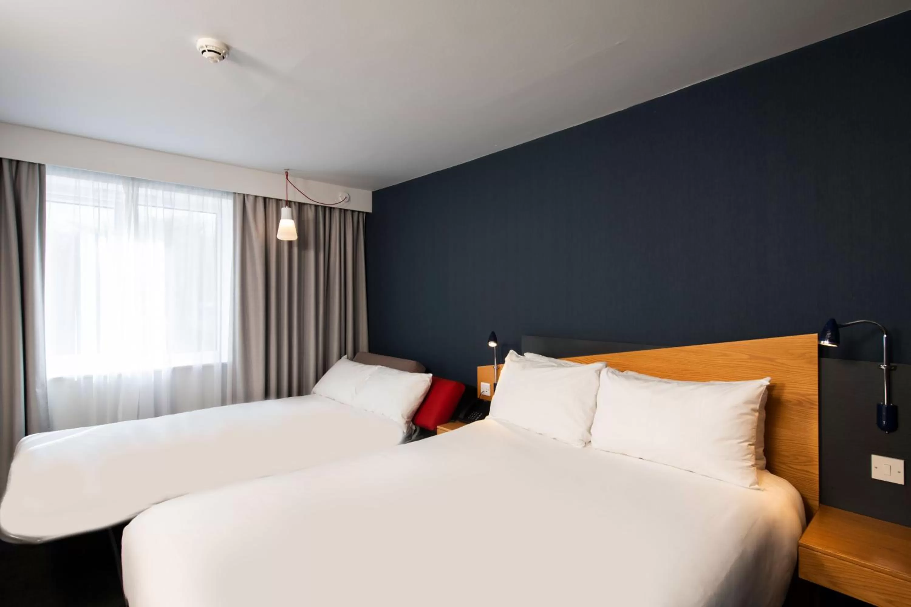 Bedroom, Bed in Holiday Inn Express Manchester - Salford Quays by IHG