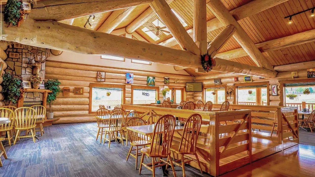 Restaurant/places to eat in Bear's Claw Lodge