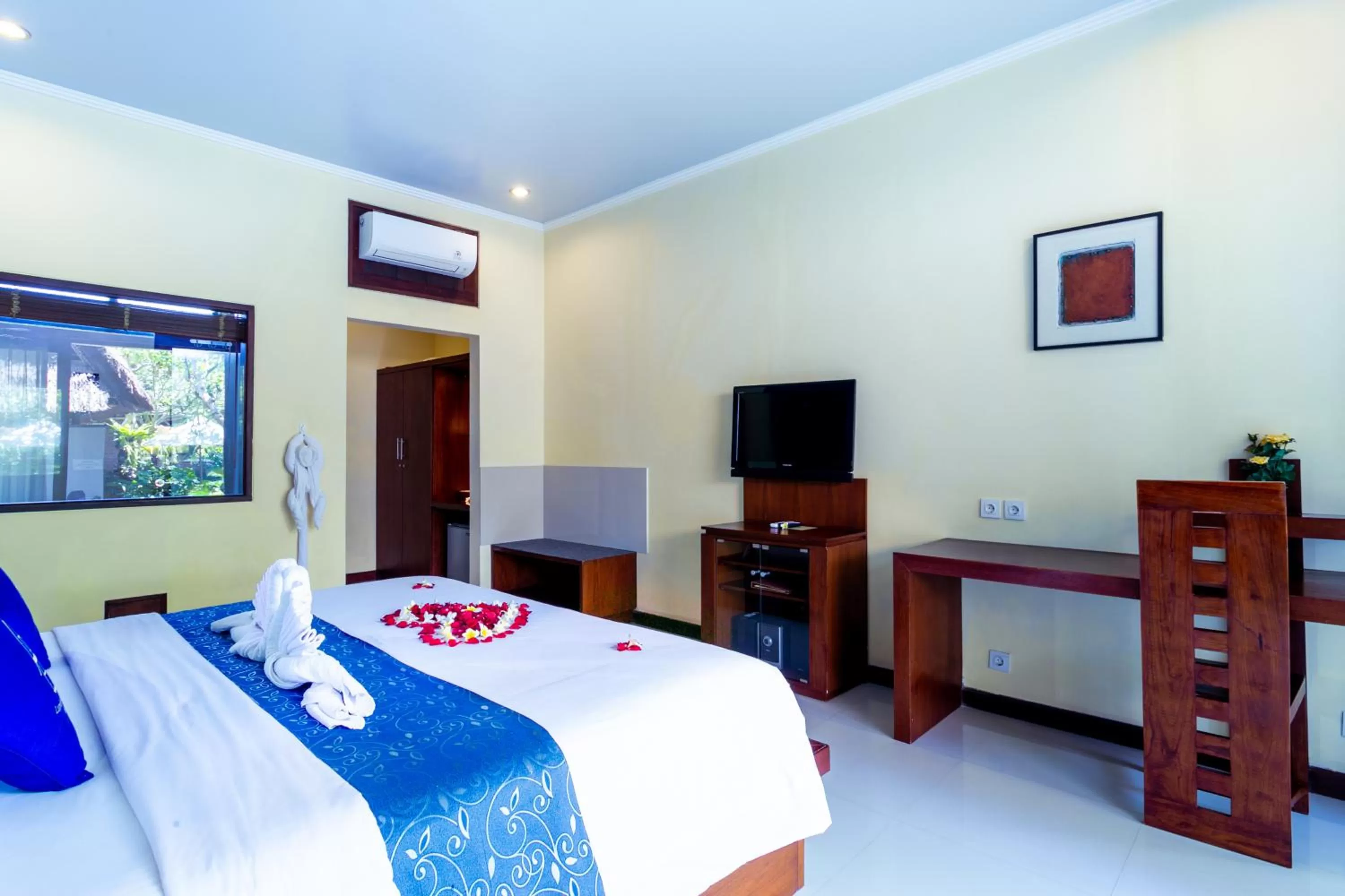 Bed in Lumbung Sari Ubud Hotel - CHSE Certified