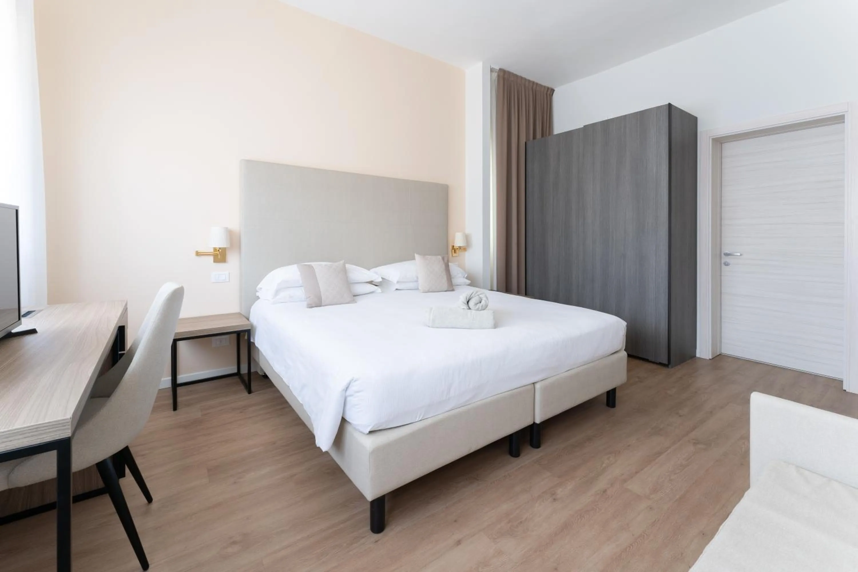 Bed in Hotel Excelsior