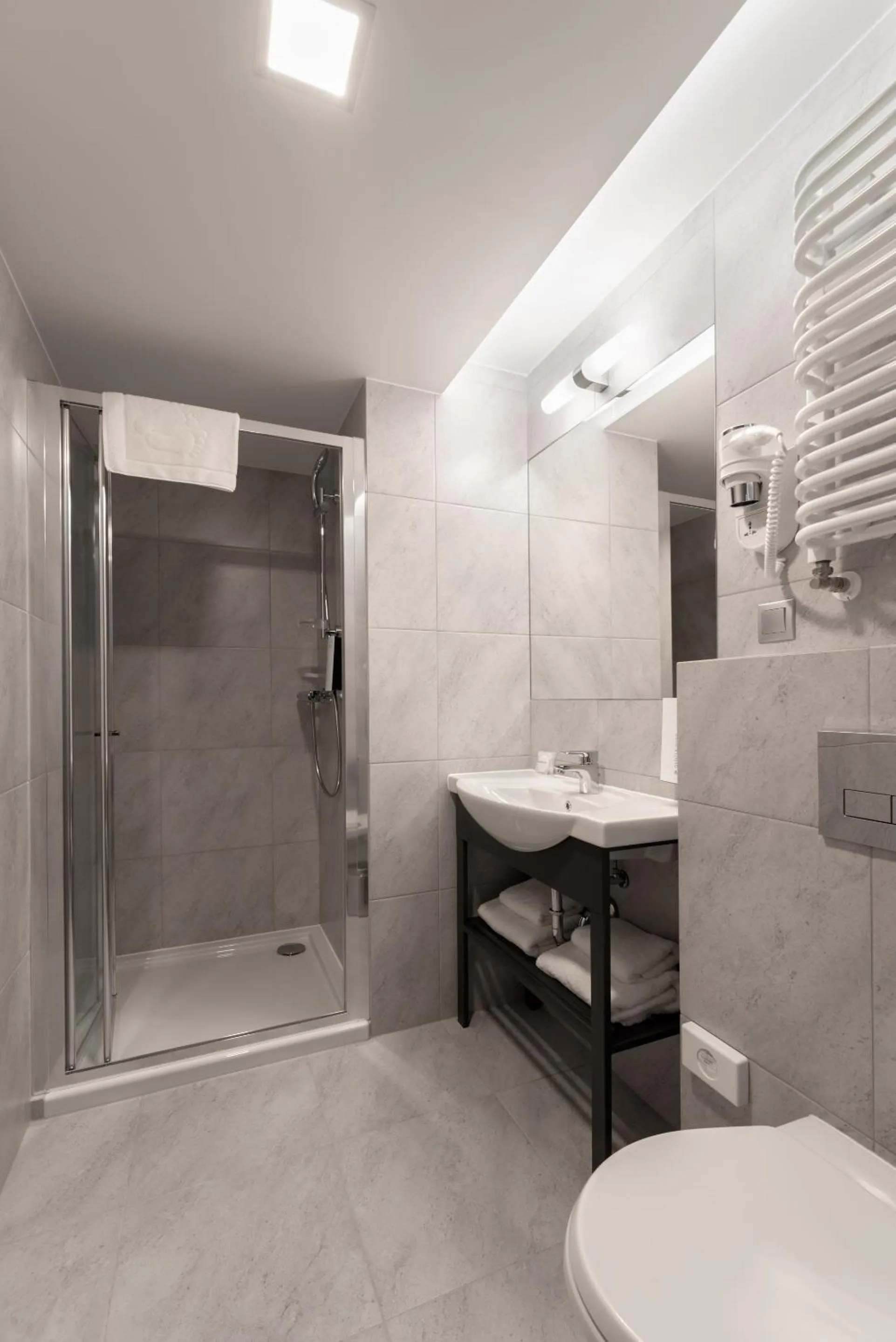 Shower in Golden Tulip Krakow Kazimierz