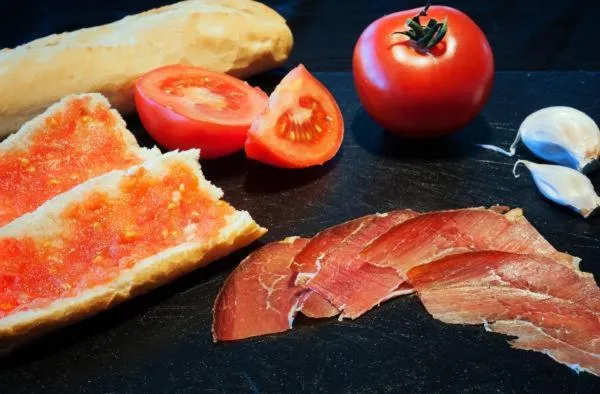 Meals in Hotel Ibis Styles Lleida Torrefarrera