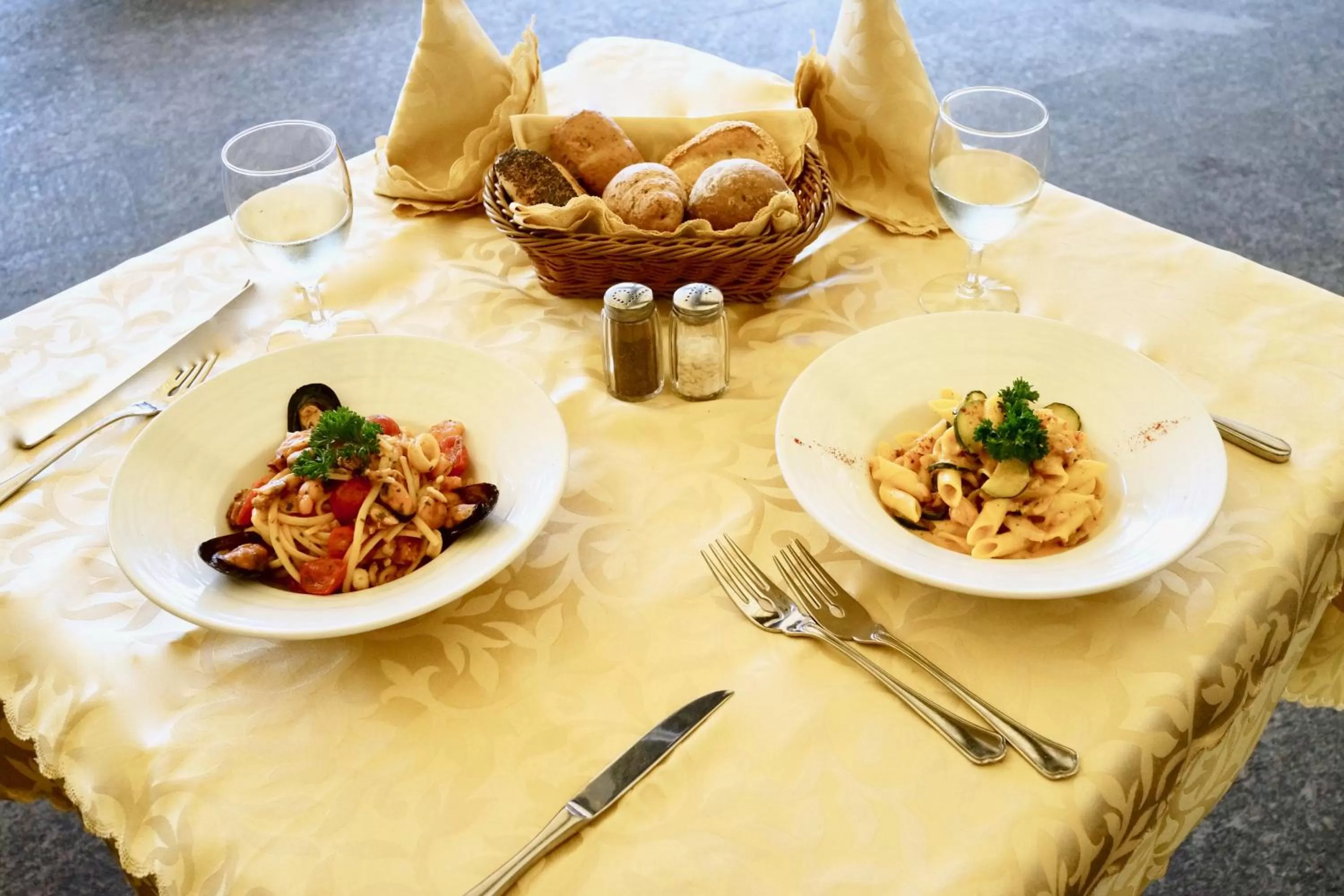 Food in Hotel Victoria