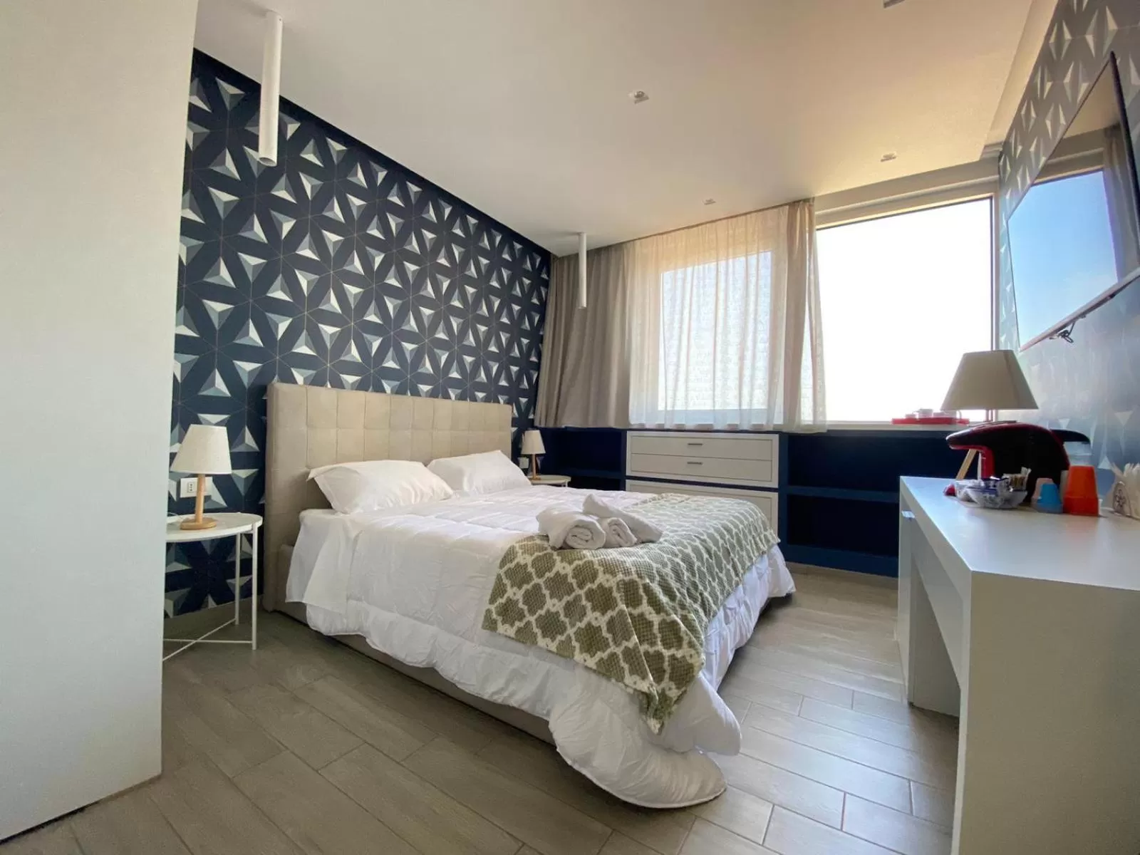 Bedroom, Bed in 2B Fifteen Floor Suite Napoli