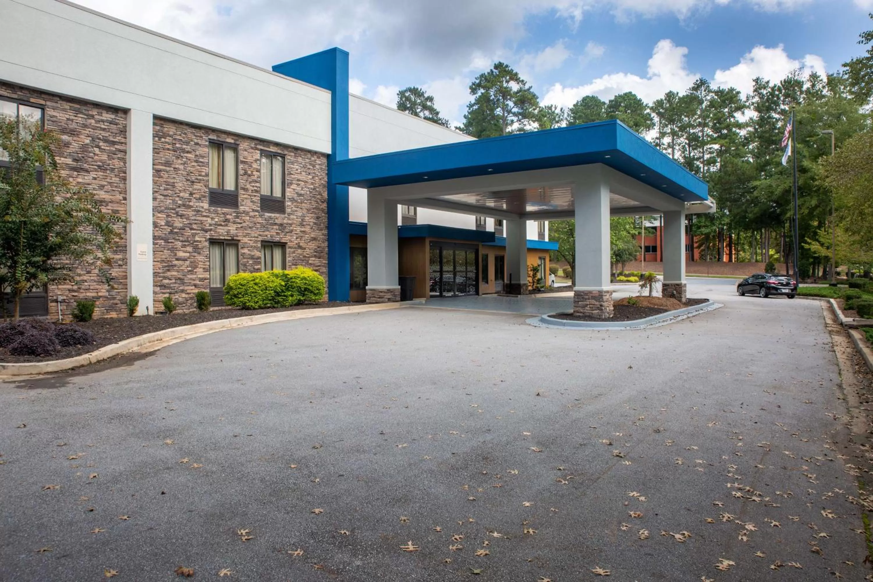 Property building in Hampton Inn Atlanta/Peachtree City
