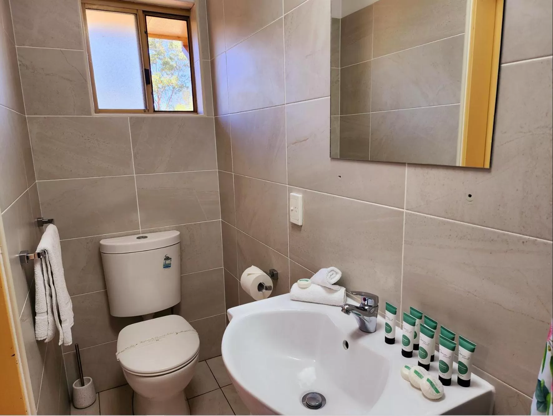 Bathroom in Tallarook Motor Inn