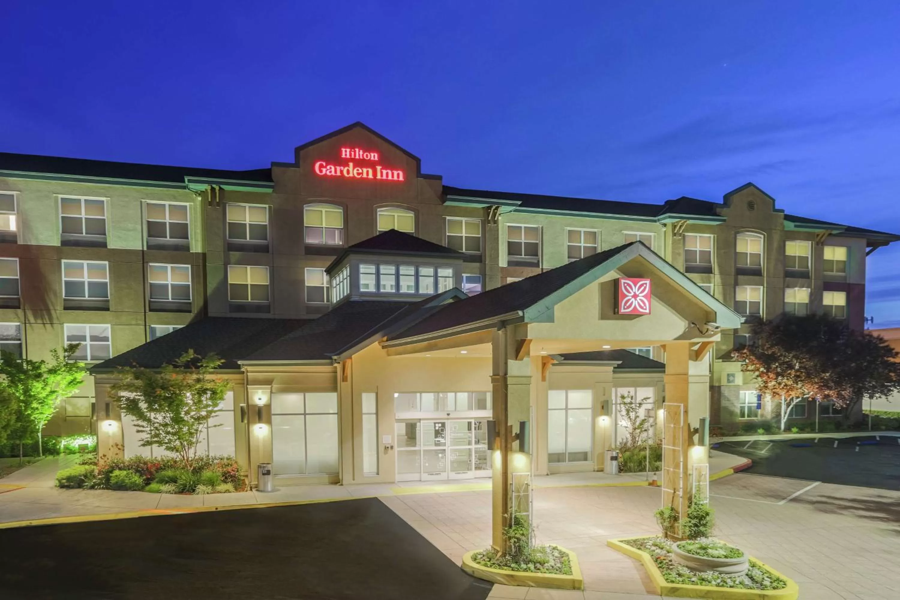 Property building in Hilton Garden Inn Oakland/San Leandro